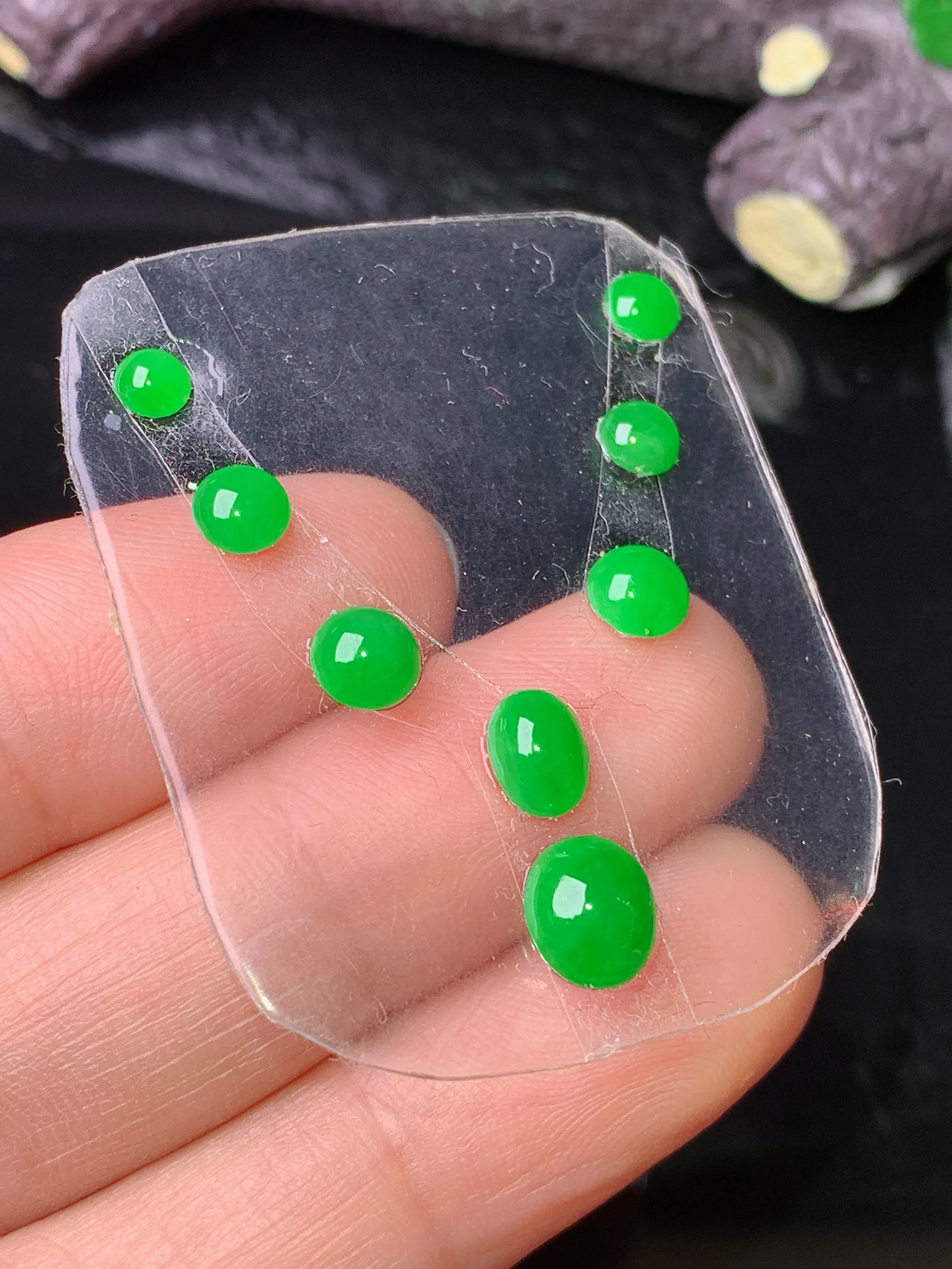 镶嵌款 满绿蛋面 玉质细腻 色泽清新艳丽 整体尺寸6.5*5.7*3