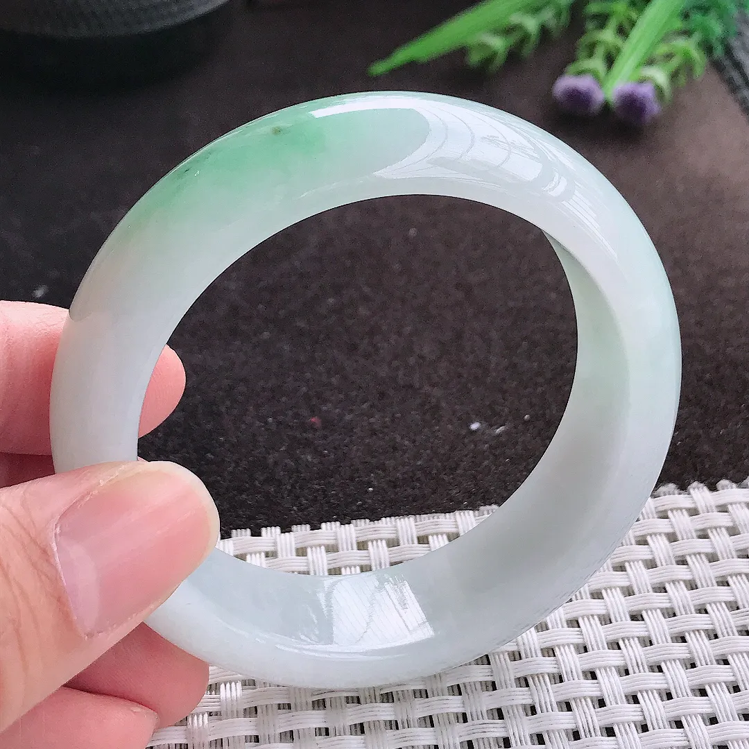 实拍A货翡翠54.5/17.8/9老坑精美冰润飘花轮胎手镯宽边玉镯手环