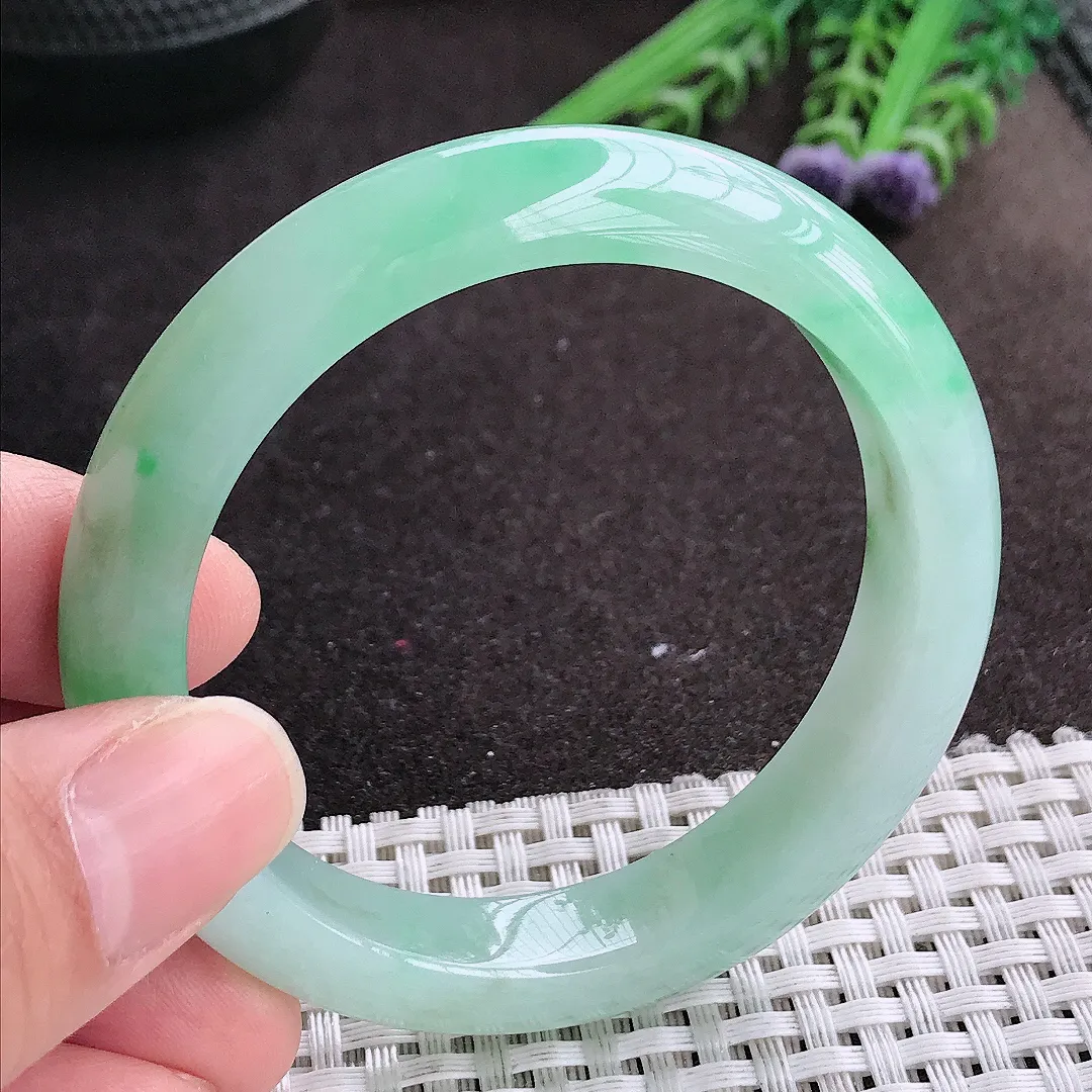 实拍A货翡翠53/11.5/8.2老坑冰胶水灵飘阳绿手镯宽边玉镯手环