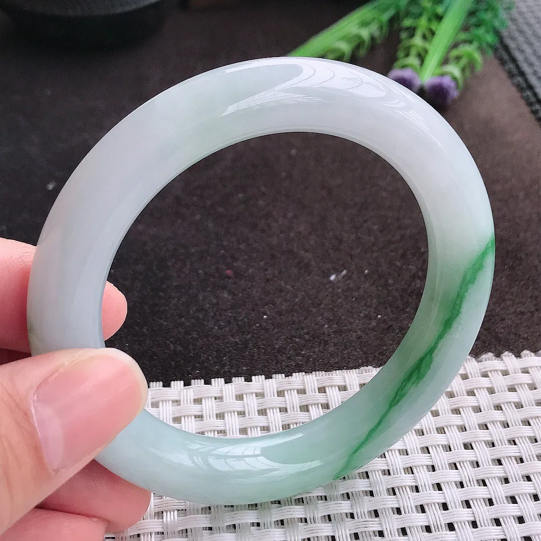 实拍A货翡翠56/11/10.8老坑精美冰润飘花胖圆条手镯翡翠玉镯手环