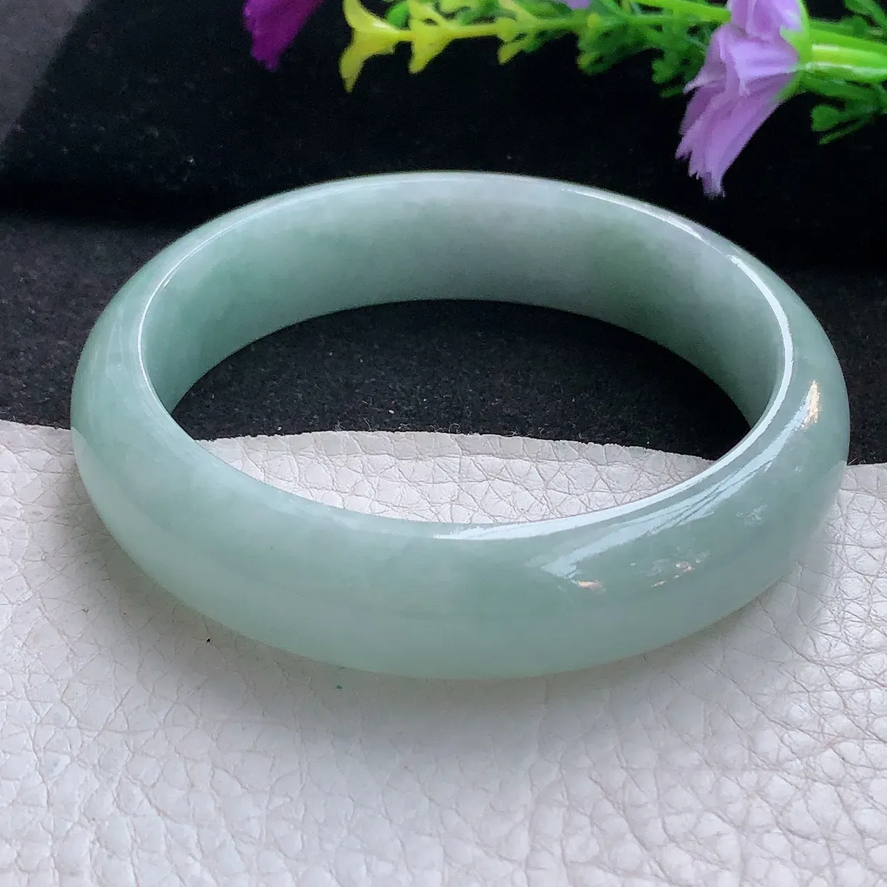 nr大圈口59.5*15.3*8平安镯 天然翡翠A货手镯淡绿宽边正圈玉手镯