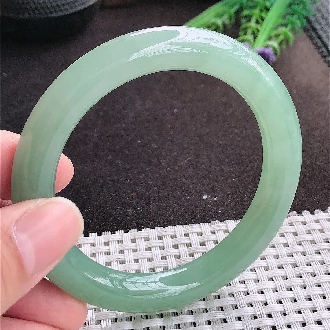 实拍A货翡翠56/10.1/10.2老坑冰胶水灵冰晴满绿圆条手镯玉镯手环