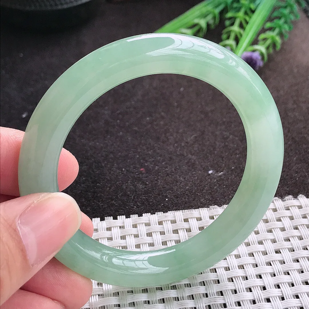 实拍A货翡翠52.5/9.9/9.7老坑冰胶水灵冰晴绿圆条手镯玉镯手环
