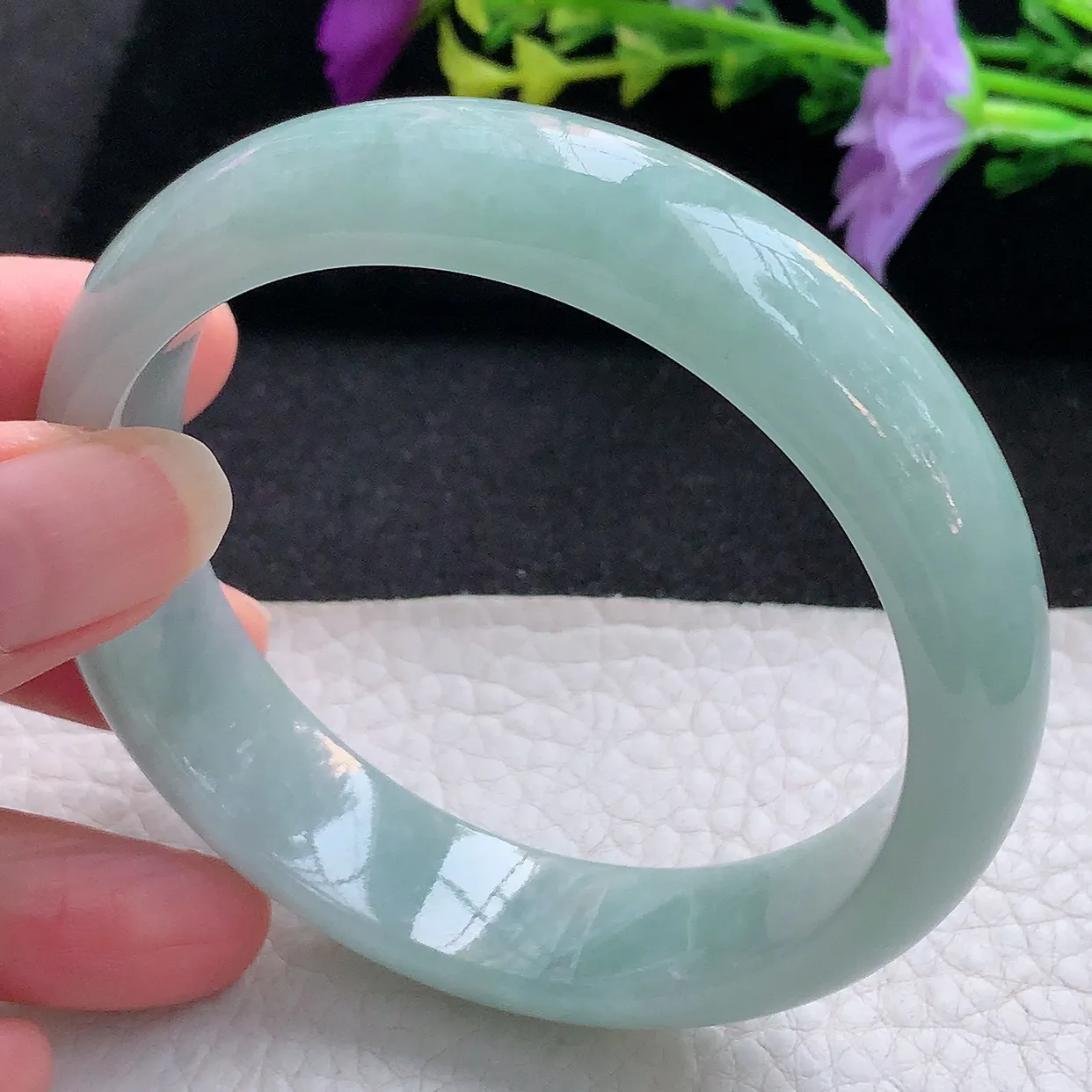 nr大圈口59.5*15.3*8平安镯 天然翡翠A货手镯淡绿宽边正圈玉手镯