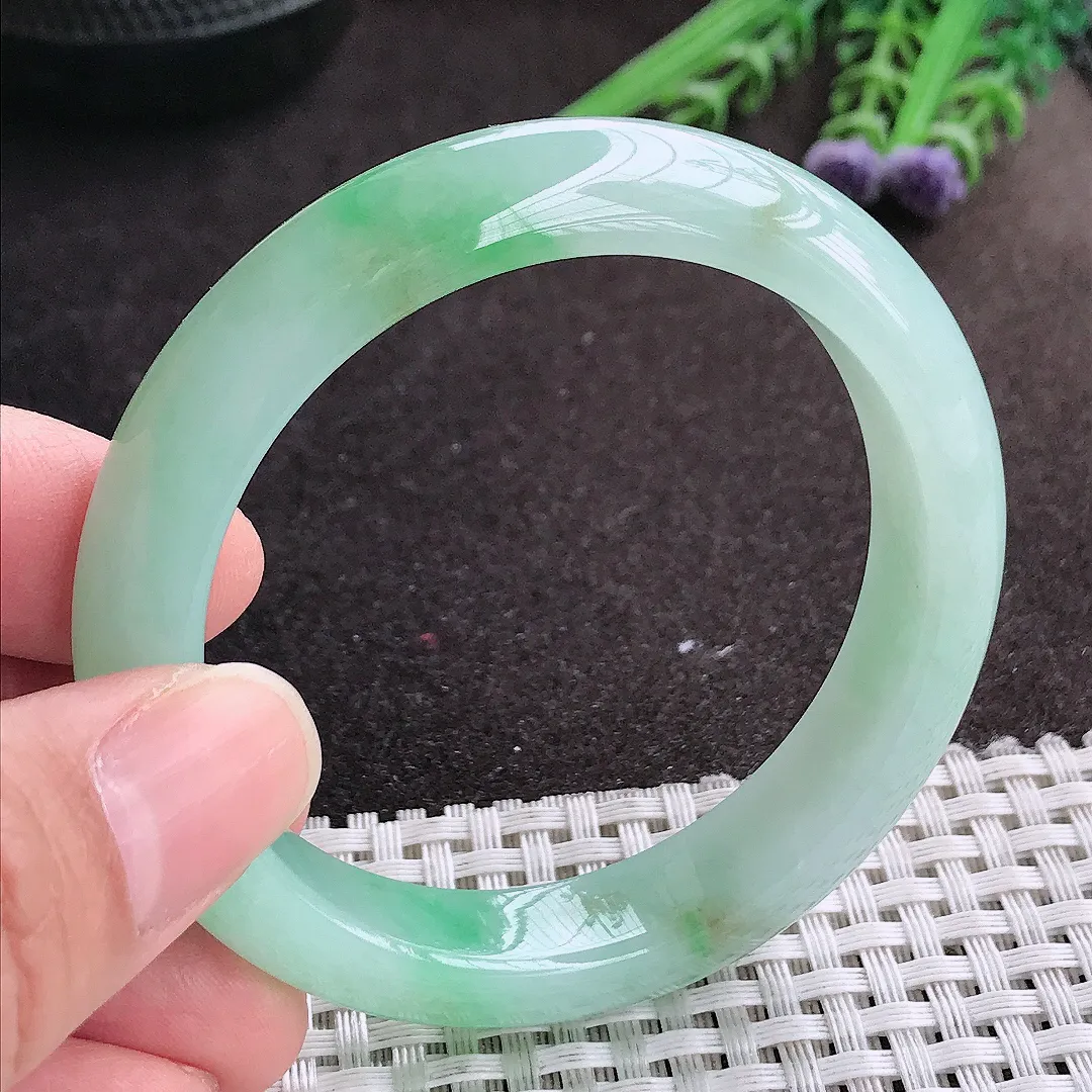 实拍A货翡翠53/11.5/8.2老坑冰胶水灵飘阳绿手镯宽边玉镯手环