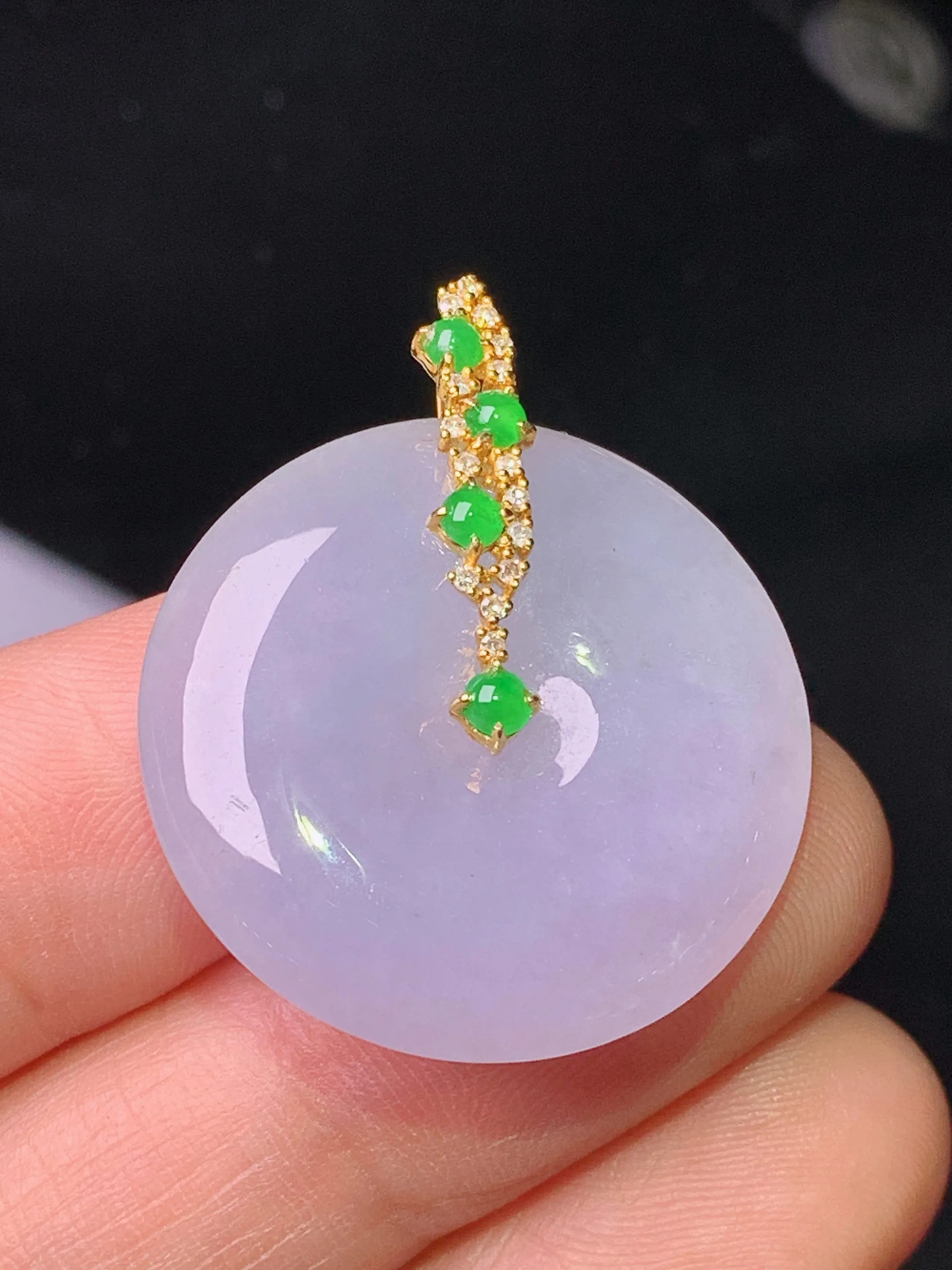 18k金钻镶嵌紫罗兰平安扣吊坠 玉质细腻 色泽清新艳丽 整体尺寸30.2*25*5.5