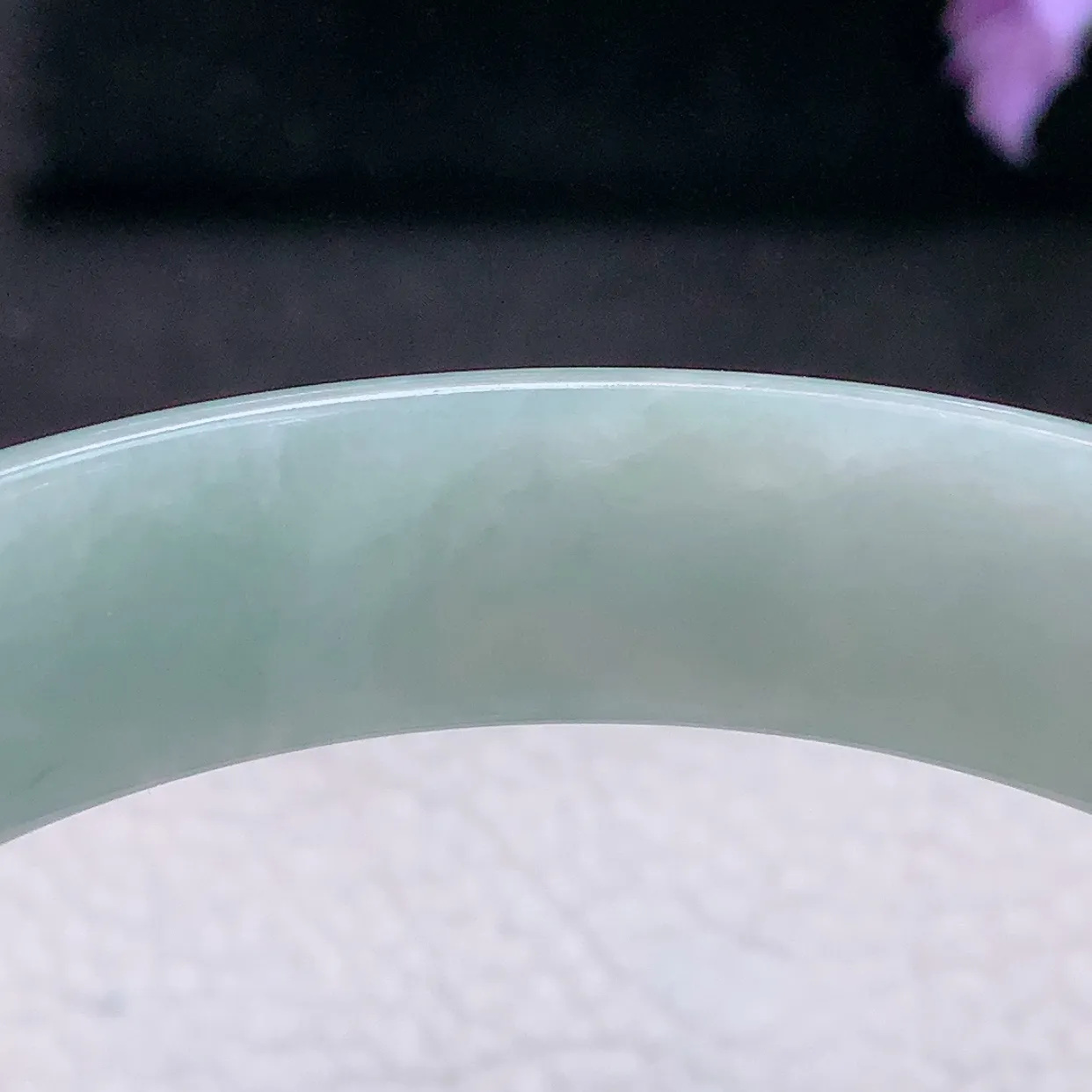 nr大圈口59.5*15.3*8平安镯 天然翡翠A货手镯淡绿宽边正圈玉手镯