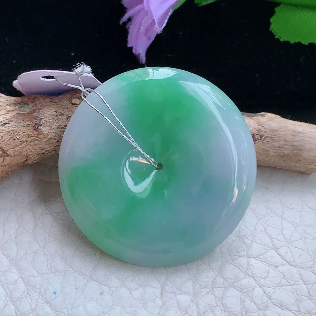 xqa实拍35*5.8缅甸翡翠浅绿大平安扣玉坠