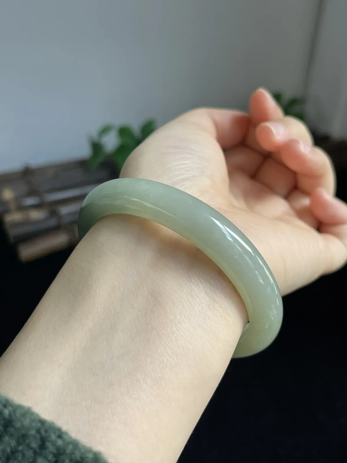 正圈55.8圈口，翡翠冰糯种黄色手镯