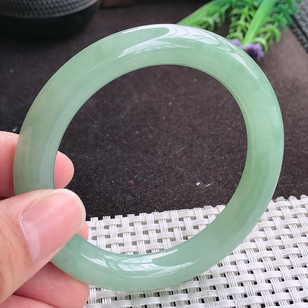 实拍A货翡翠56/10.1/10.2老坑冰胶水灵冰晴满绿圆条手镯玉镯手环