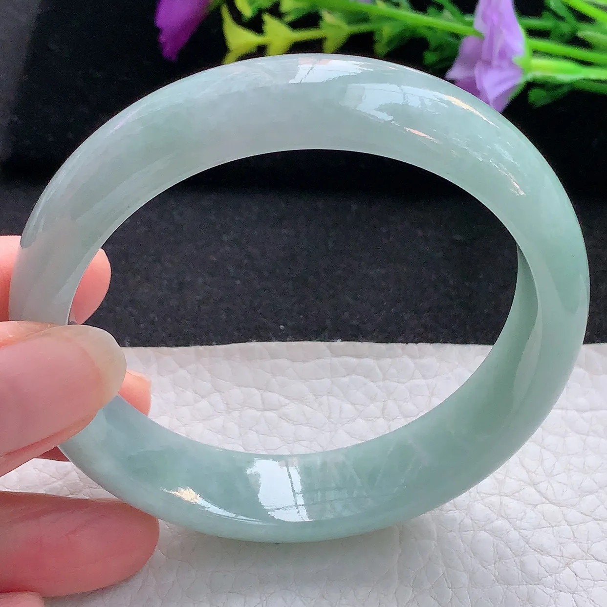 nr大圈口59.5*15.3*8平安镯 天然翡翠A货手镯淡绿宽边正圈玉手镯