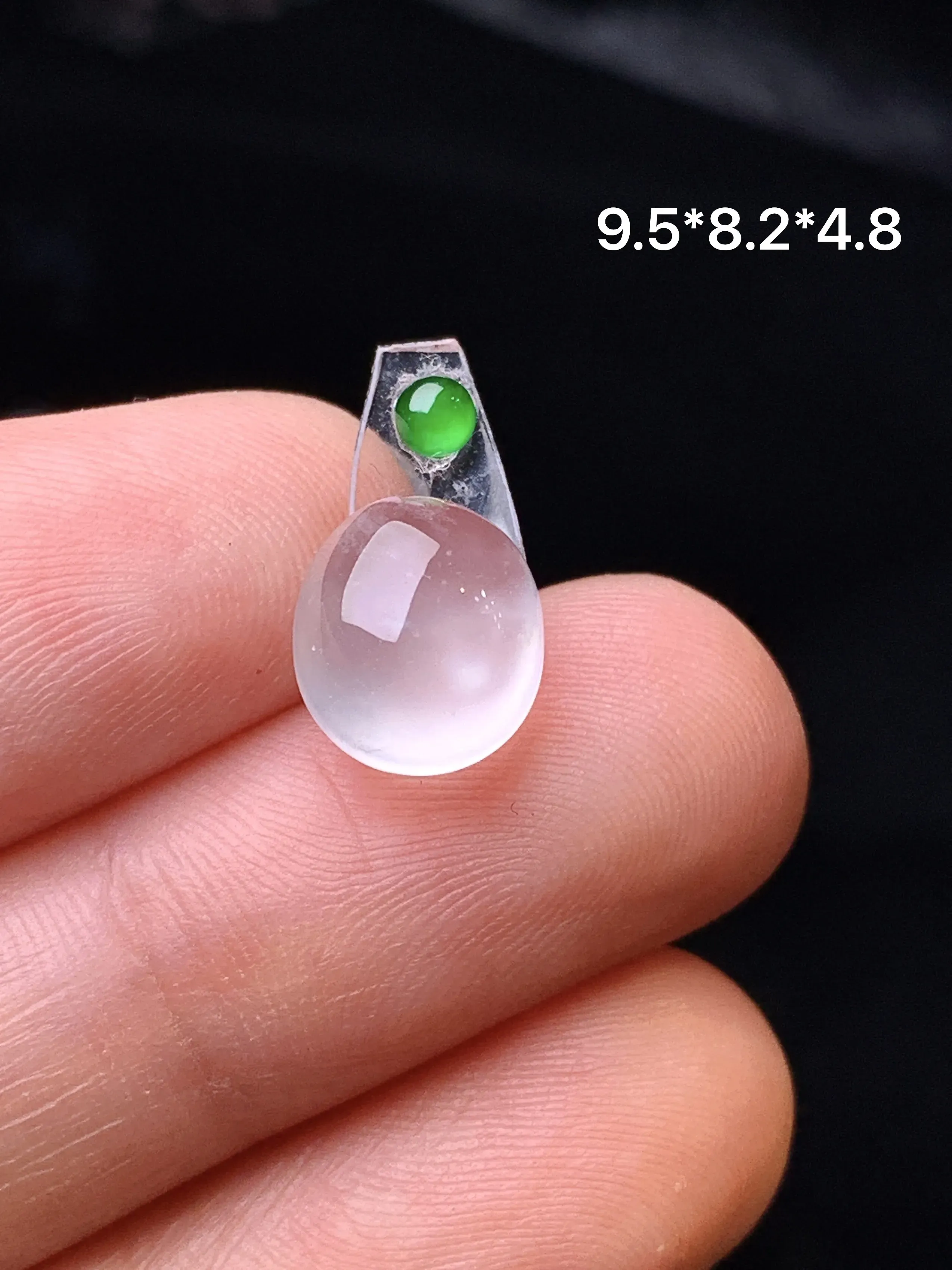 镶嵌款 冰种蛋面吊坠 玉质细腻 色泽清新艳丽 整体尺寸9.5*8.2*4.8