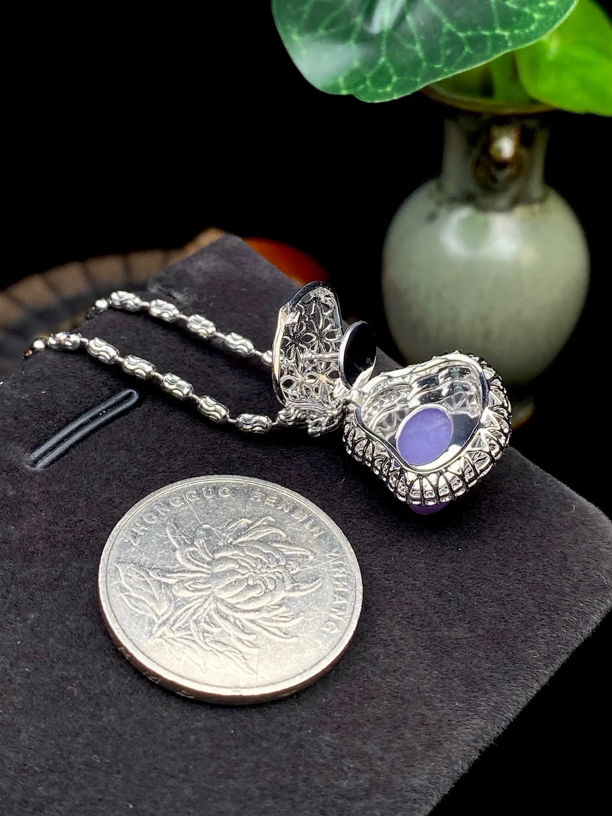 【冰种紫佛吊坠】种水很不错、质地细腻水润，形状很饱满，18K金钻镶嵌，裸石尺寸12*16.4*3.8毫米