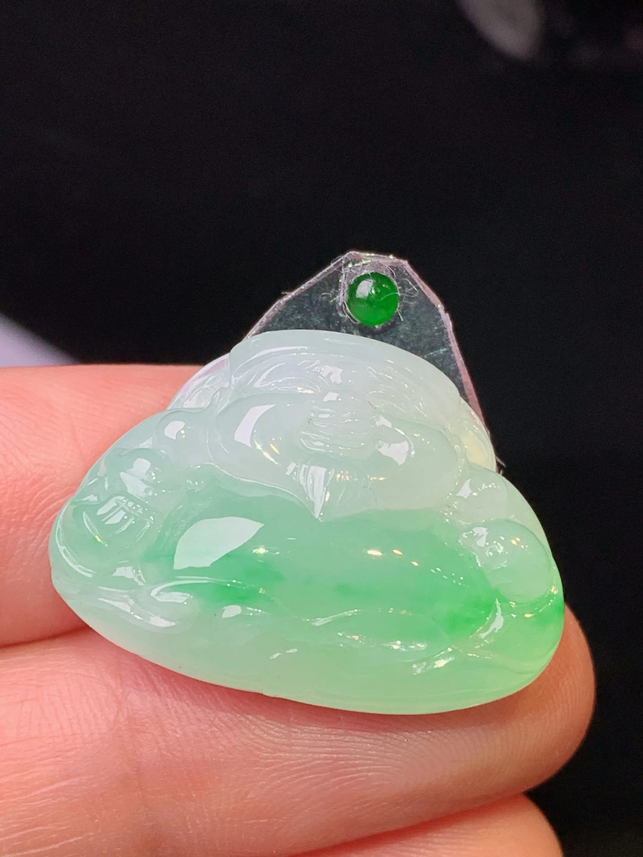 镶嵌款 飘绿佛公吊坠 玉质细腻 色泽清新艳丽 整体尺寸18.7*25.8*7.2