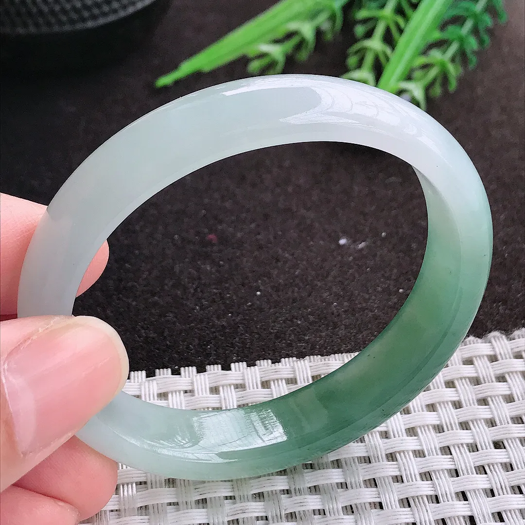 实拍A货翡翠53/45/12.4/7老坑冰胶水灵油绿贵妃手镯宽边玉镯手环