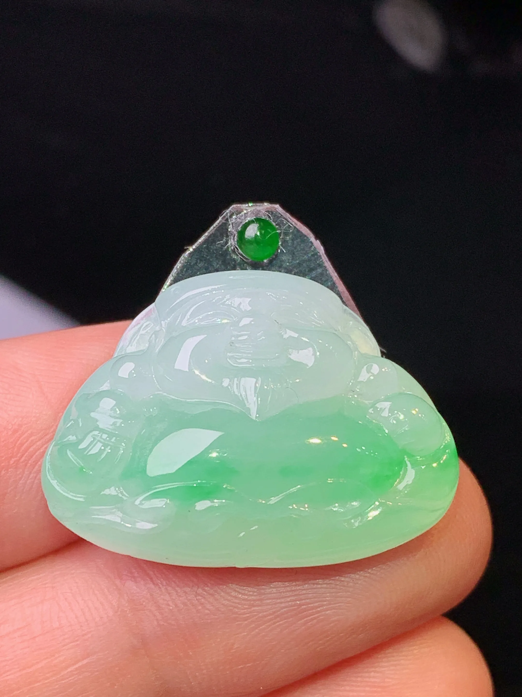 镶嵌款 飘绿佛公吊坠 玉质细腻 色泽清新艳丽 整体尺寸18.7*25.8*7.2