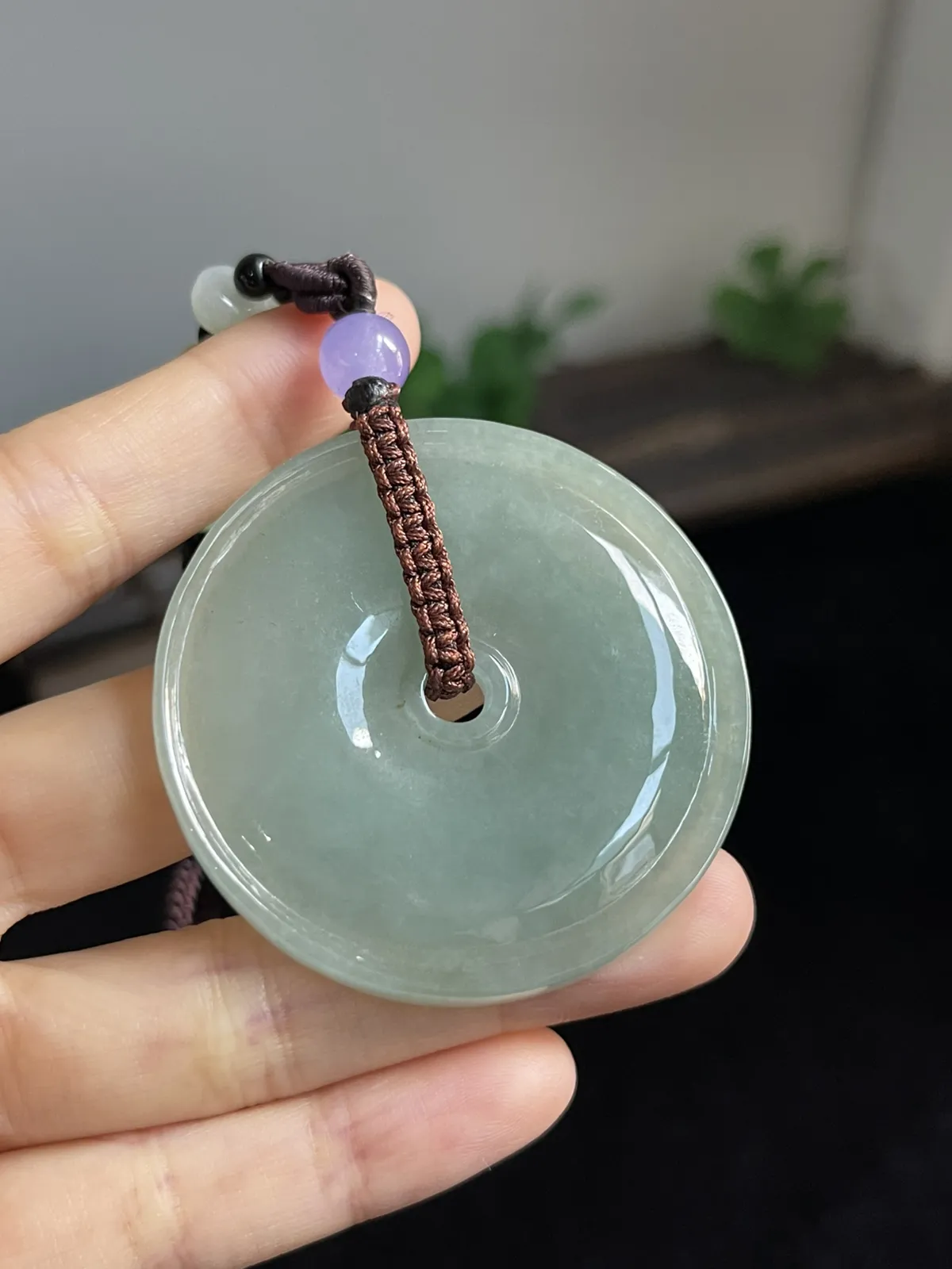 翡翠冰糯种淡绿色平安扣，配珠未测