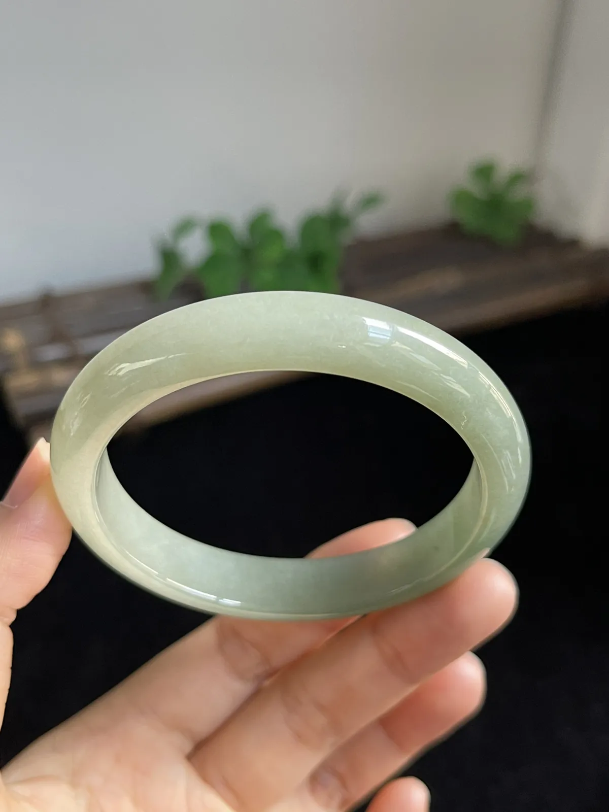 正圈55.8圈口，翡翠冰糯种黄色手镯