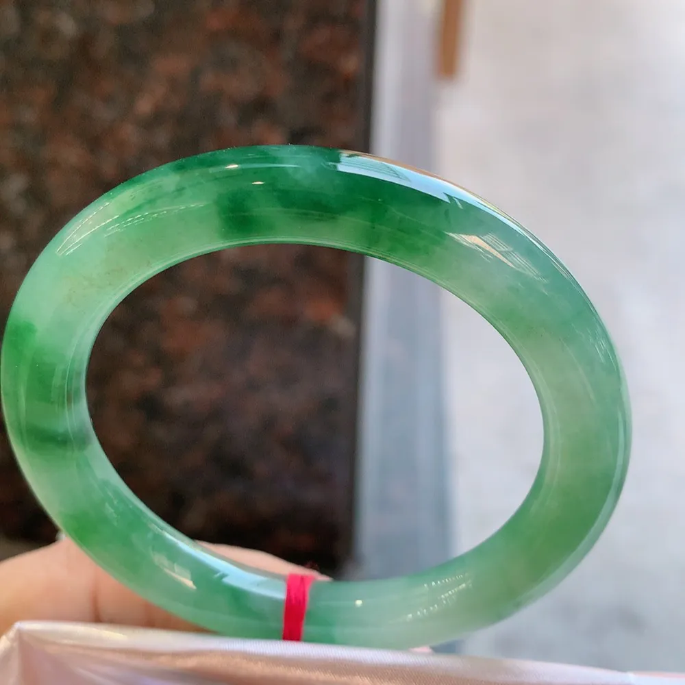 圆条冰绿花 无瑕 尺寸:53.2/9.1 种色俱佳