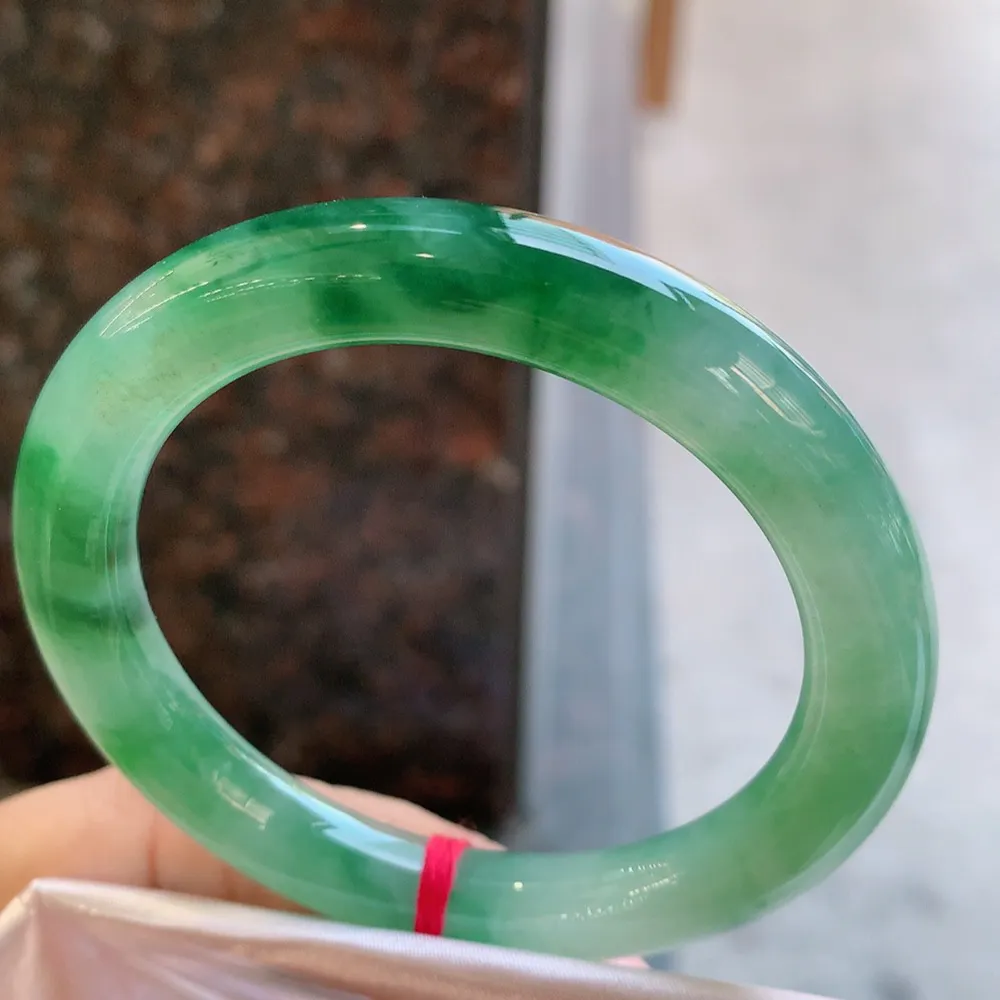 圆条冰绿花 无瑕 尺寸:53.2/9.1 种色俱佳