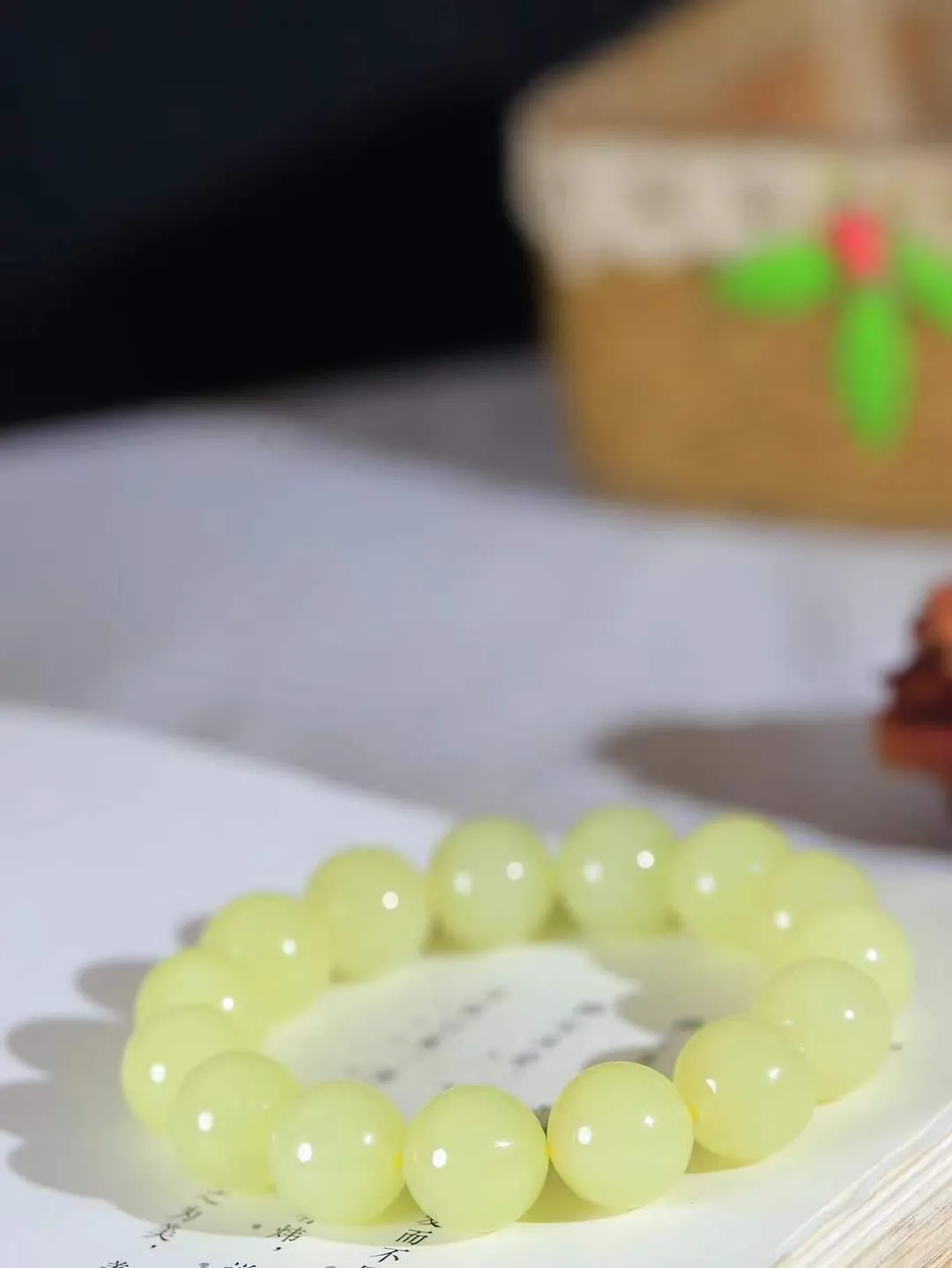 【珠圆玉润.手串】

精品️和田玉黄口珠圆玉润手串 玉质温润细腻  整串打磨圆润，佩戴舒适。珠珠落