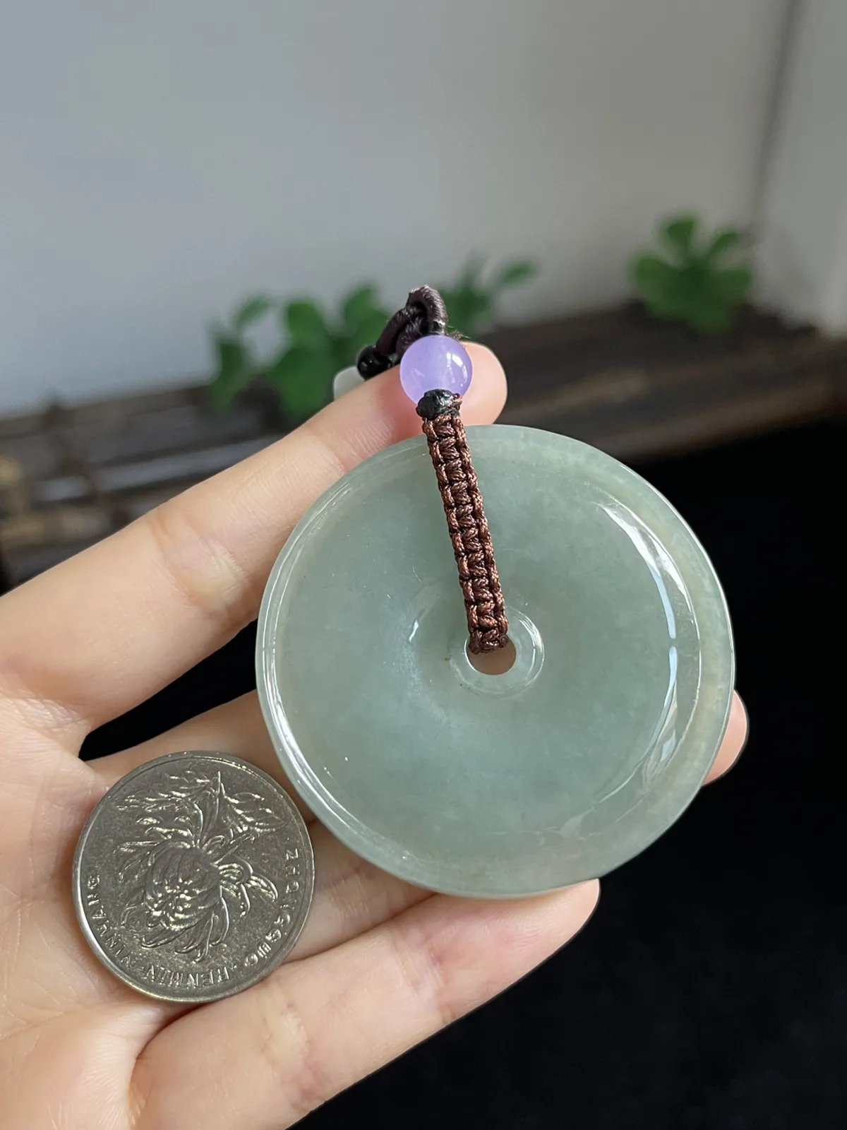 翡翠冰糯种淡绿色平安扣，配珠未测