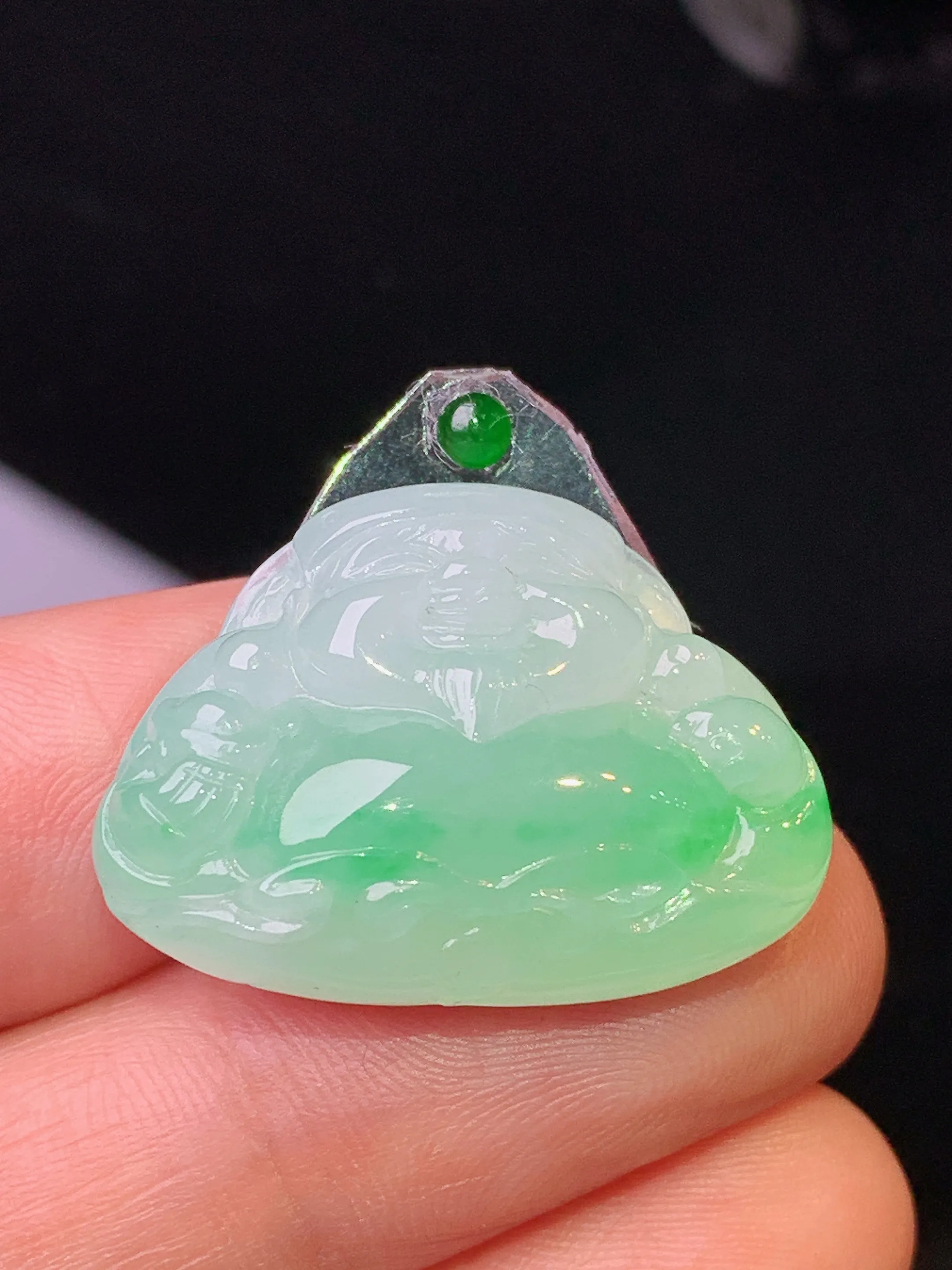 镶嵌款 飘绿佛公吊坠 玉质细腻 色泽清新艳丽 整体尺寸18.7*25.8*7.2