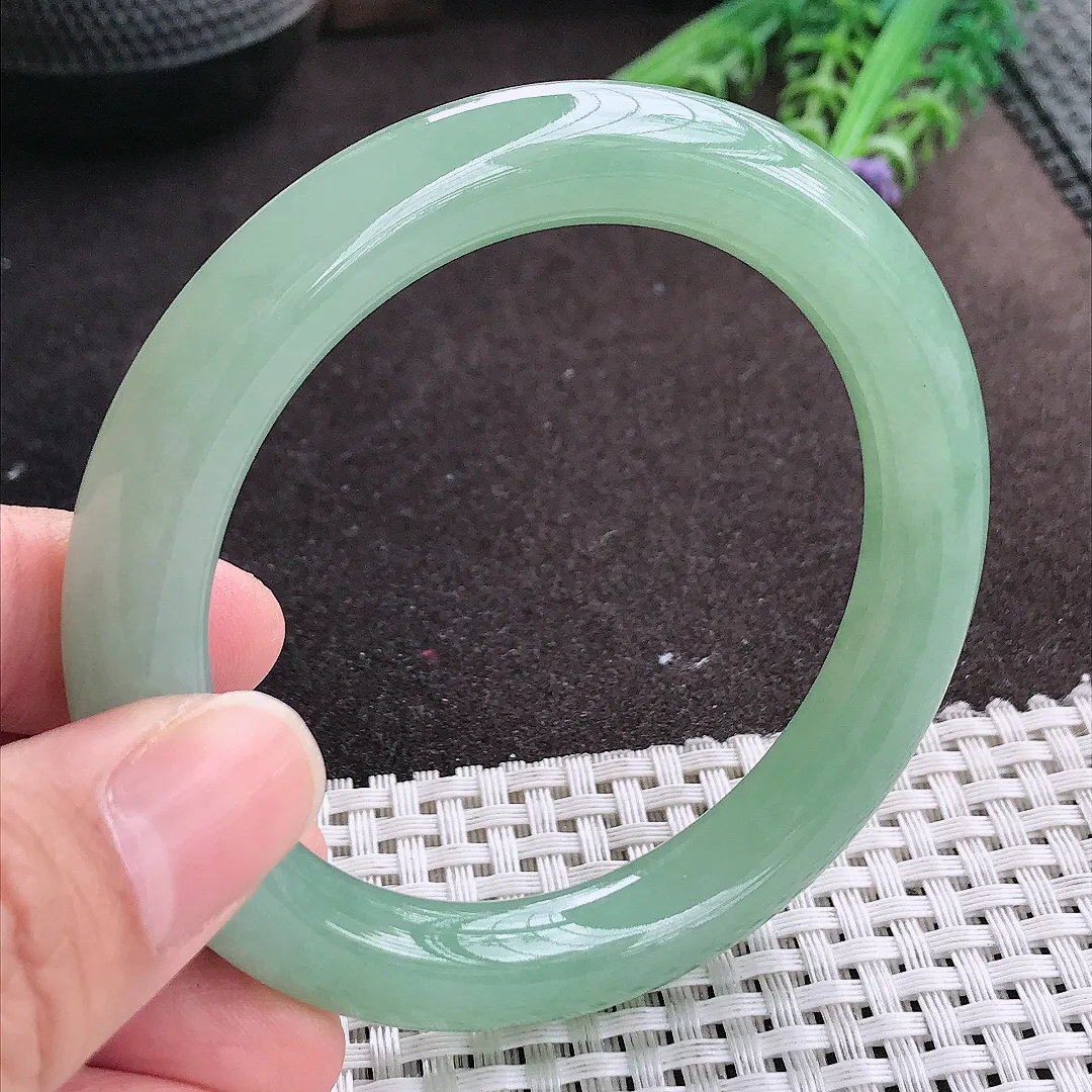 实拍A货翡翠56/10.1/10.2老坑冰胶水灵冰晴满绿圆条手镯玉镯手环