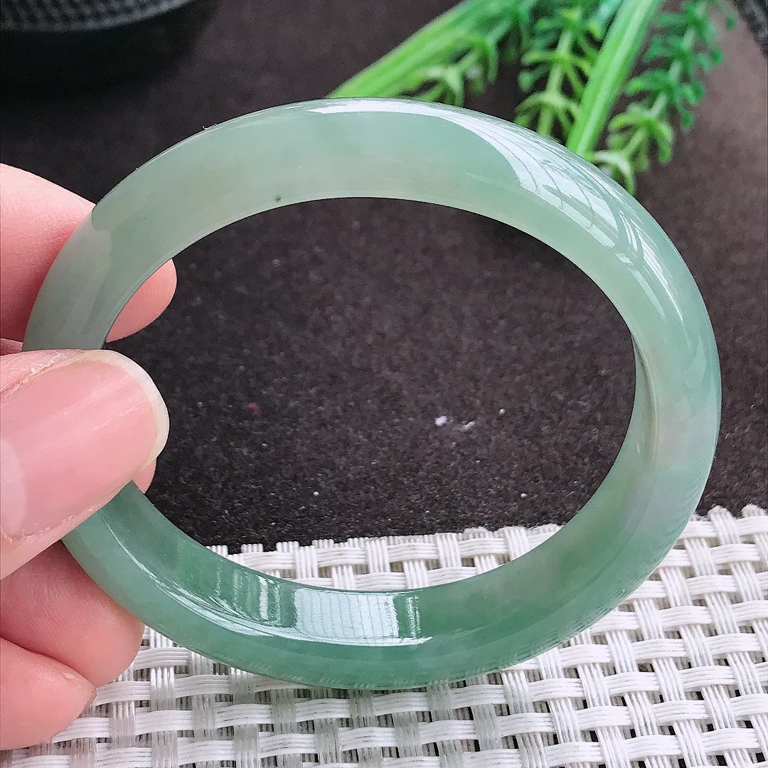 实拍A货翡翠53.5/48/12.1/7.8老坑冰润满油绿贵妃手镯宽边玉镯手环