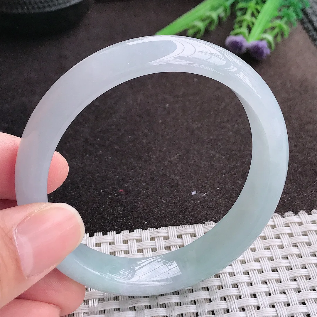 实拍A货翡翠56.8/13.2/7.5老坑冰胶水灵天空蓝手镯宽边玉镯手环