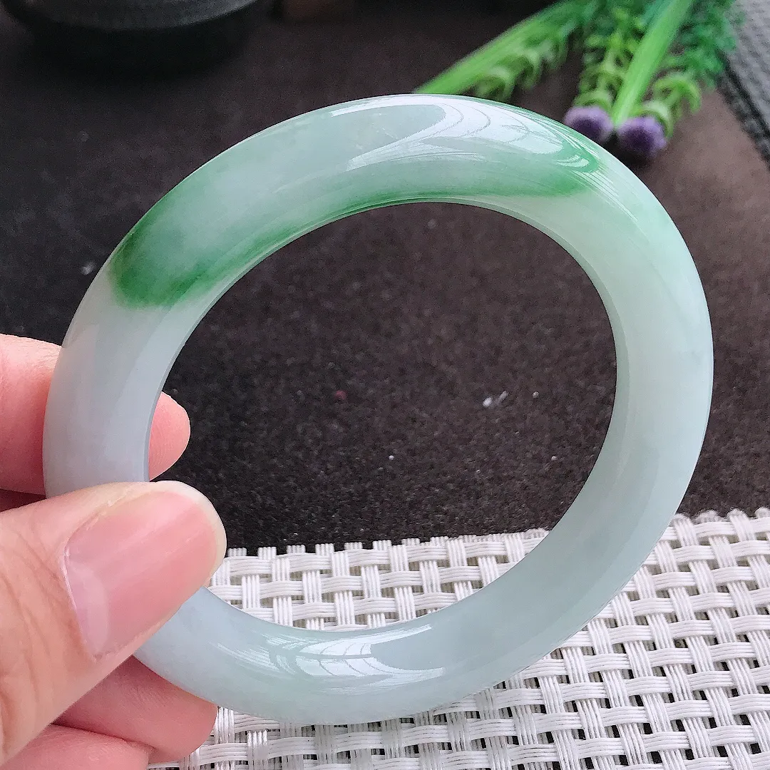 实拍A货翡翠56/11/10.8老坑精美冰润飘花胖圆条手镯翡翠玉镯手环