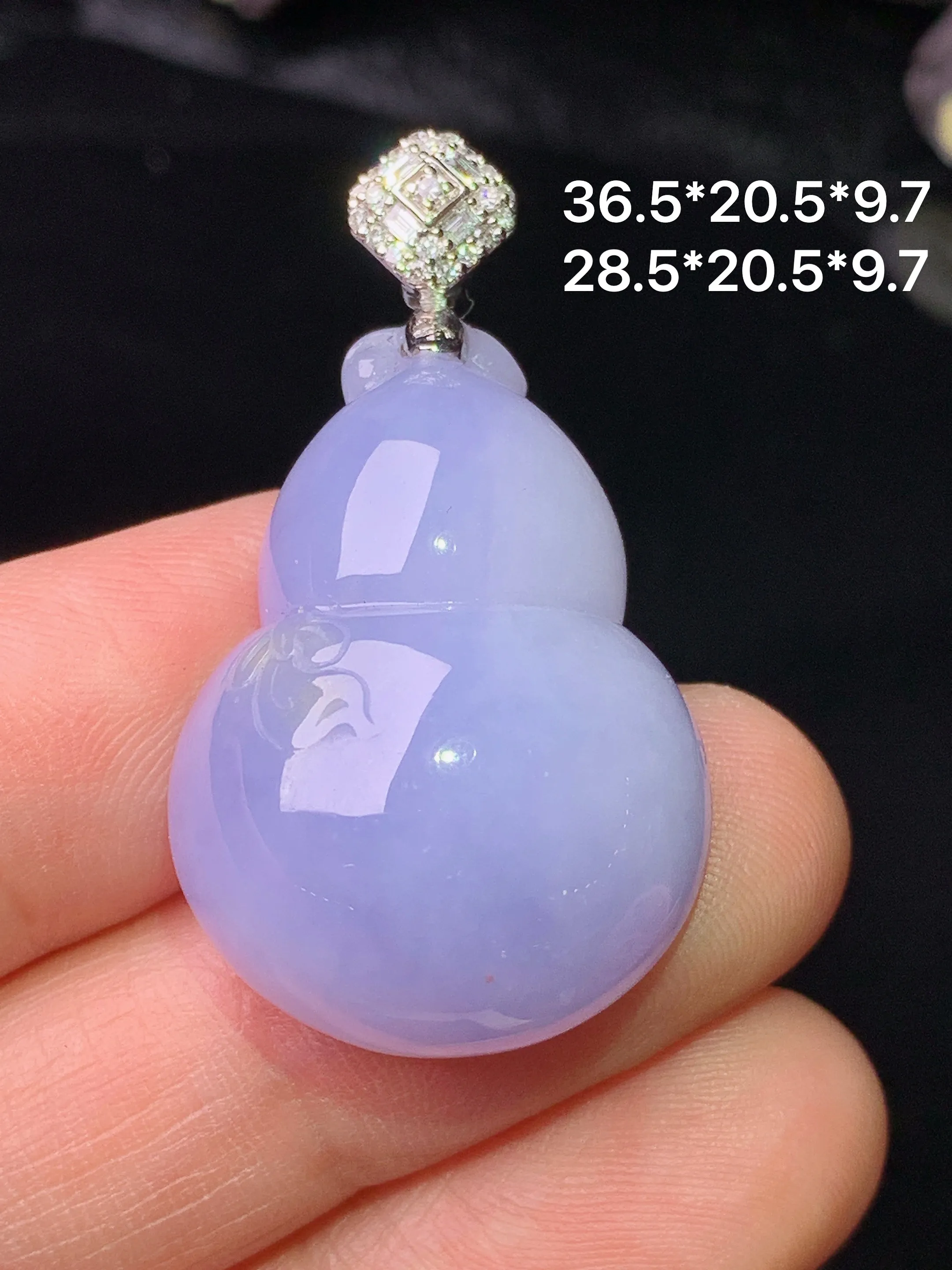 18k金钻镶嵌紫罗兰葫芦吊坠 玉质细腻 色泽清新艳丽 整体尺寸36.5*20.5*9.7