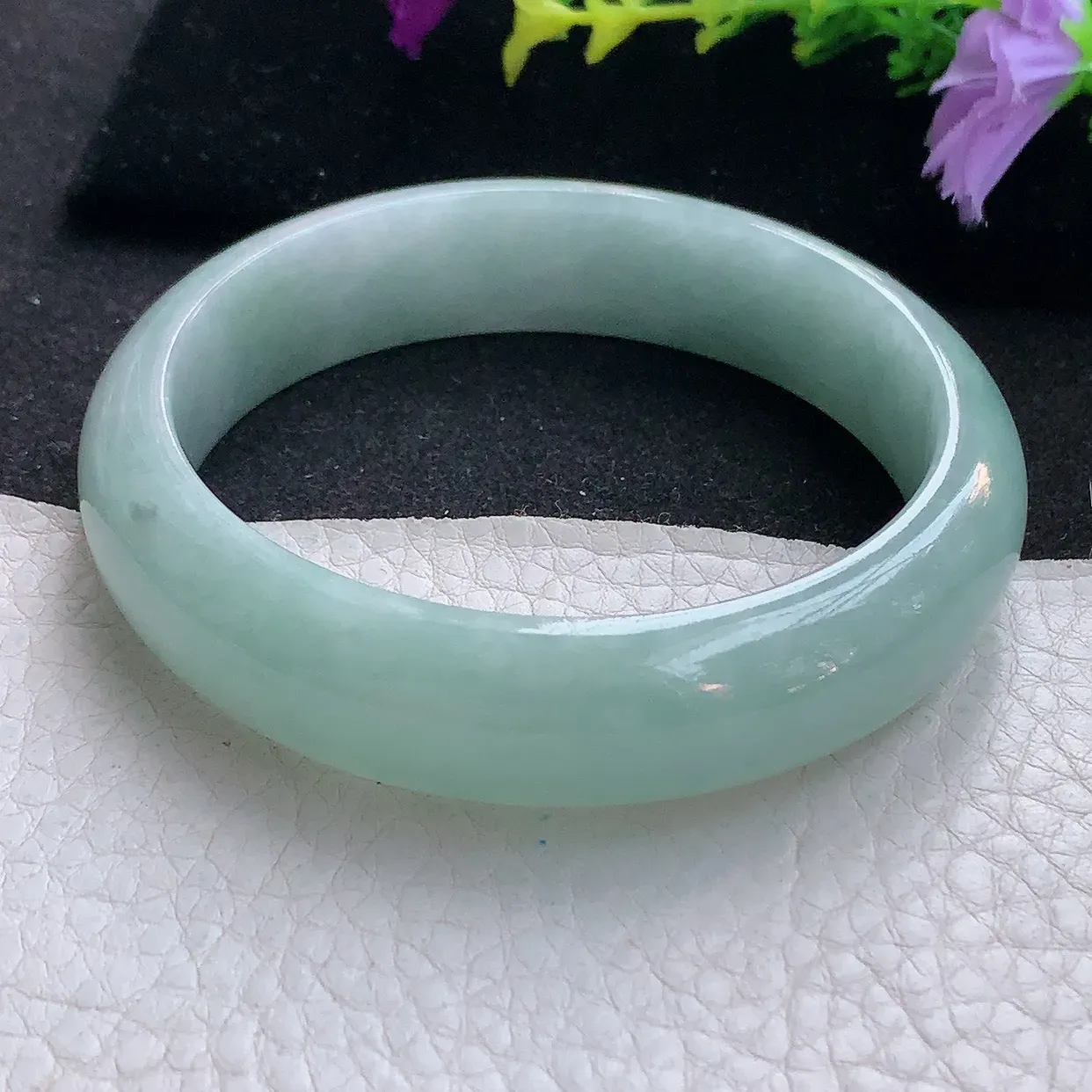 nr大圈口59.5*15.3*8平安镯 天然翡翠A货手镯淡绿宽边正圈玉手镯