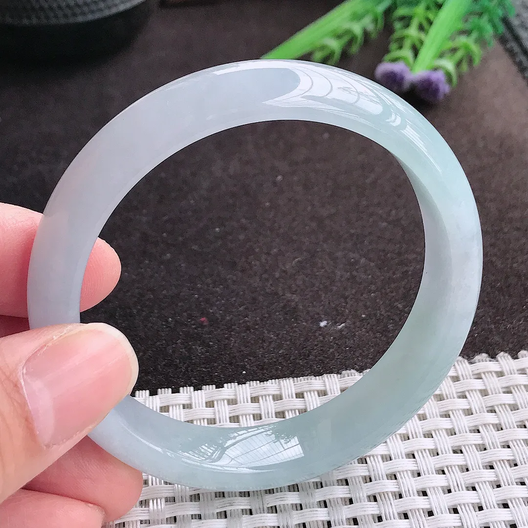 实拍A货翡翠56.8/13.2/7.5老坑冰胶水灵天空蓝手镯宽边玉镯手环