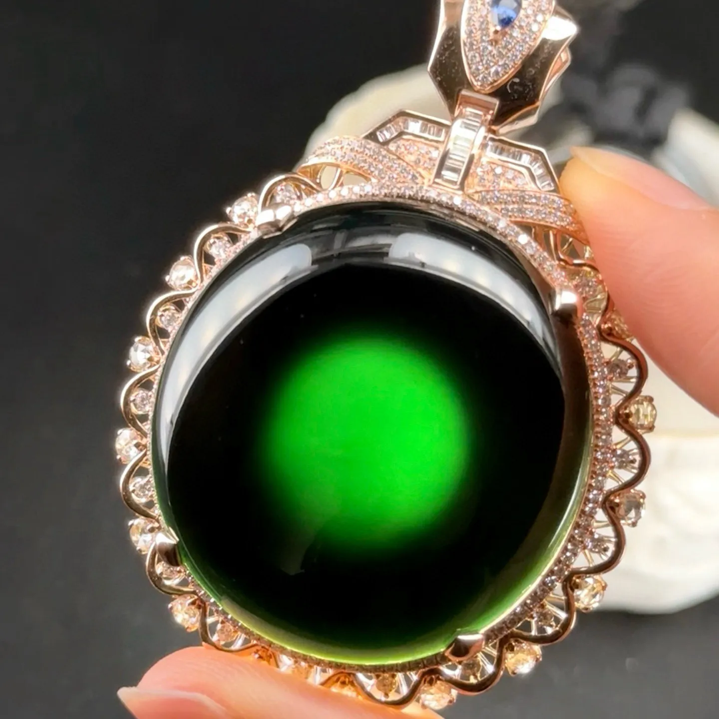 墨翠蛋面吊坠 重金豪镶 打灯通透 油性十足 尺寸57.1