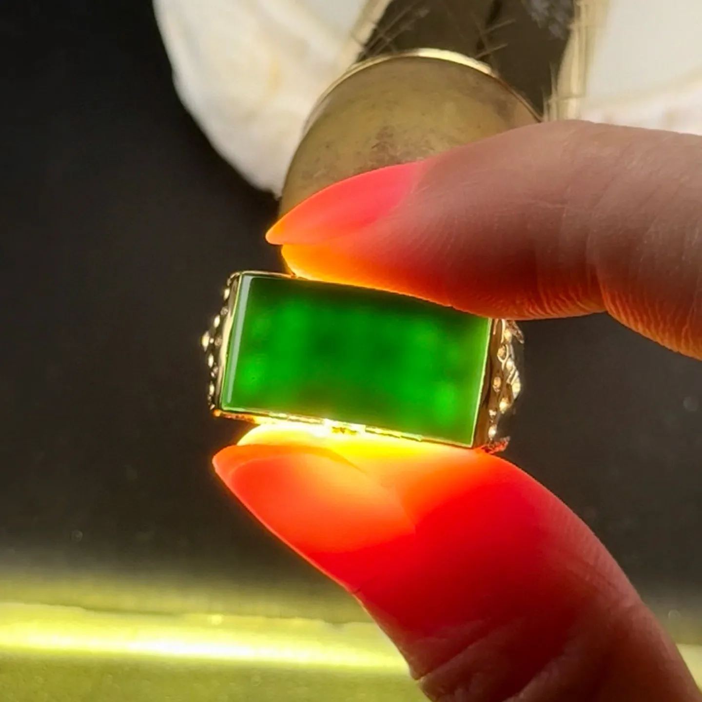 精品18k墨翠仿古男戒 重金豪镶 打灯通透 油性十足