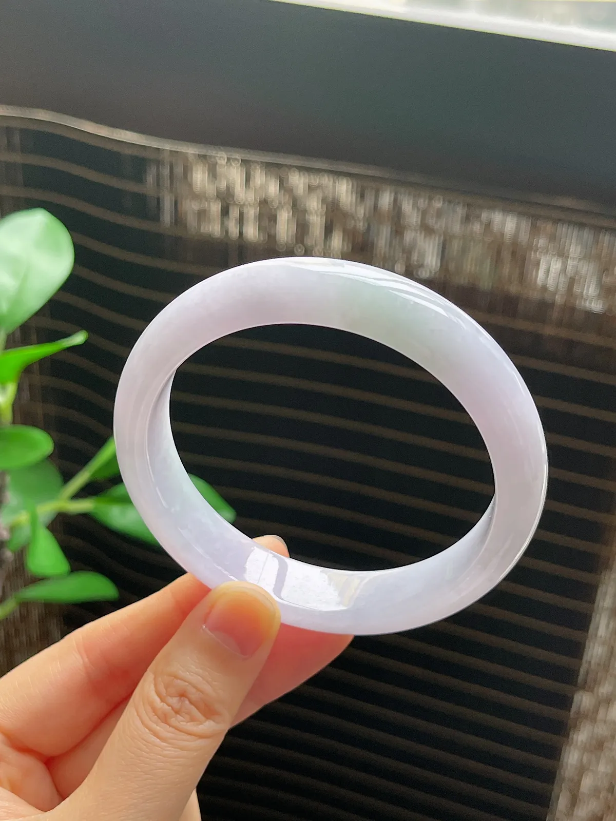 正圈59.4圈口，翡翠糯化种淡紫色手镯