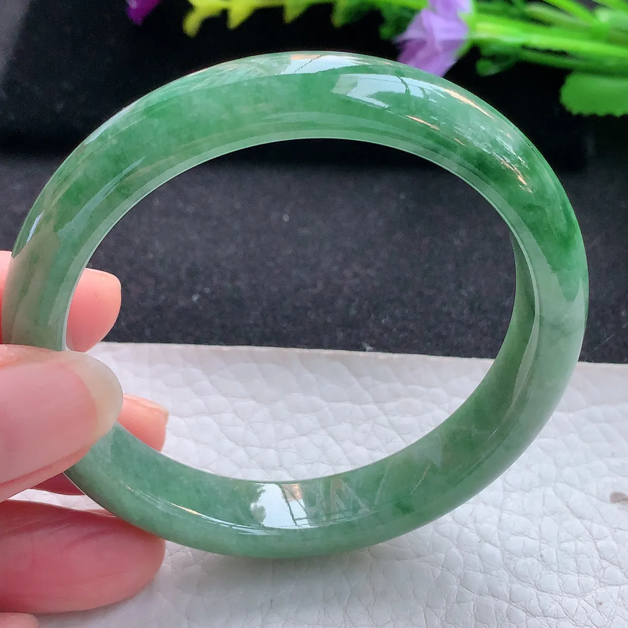 xx实拍56*11.8*7.6平安镯 天然翡翠A货手镯水润辣绿宽边正圈玉镯子