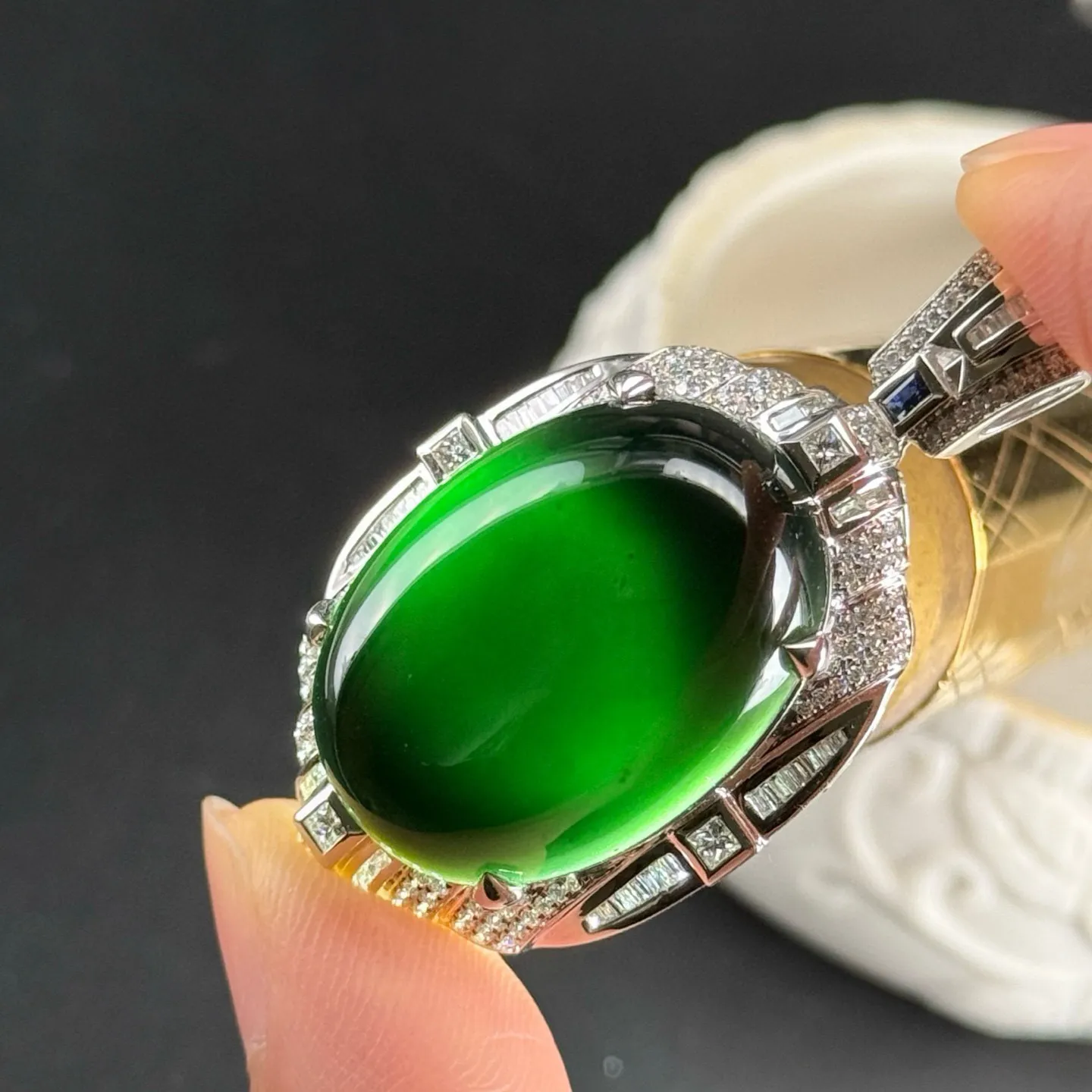 精品豪镶墨翠蛋面吊坠 种好色正 黑度极好 打灯通透 油性十足 尺寸45