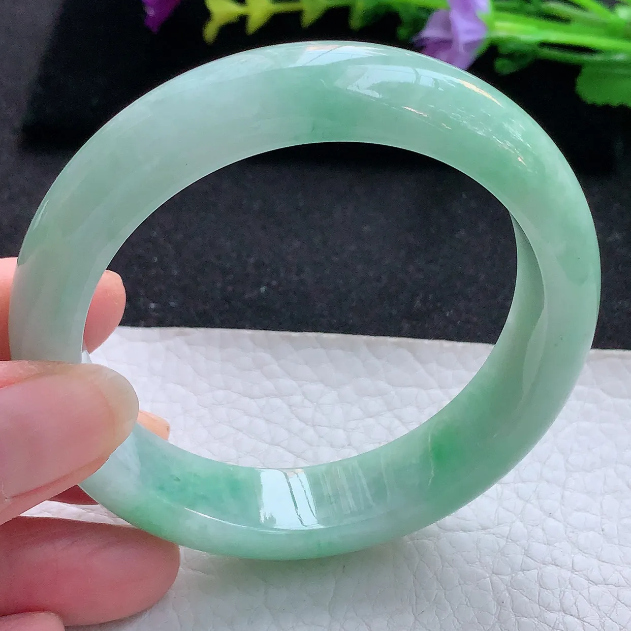 hy实拍58*14.3*8.8平安镯 天然翡翠A货手镯清新飘绿宽边正圈玉镯子