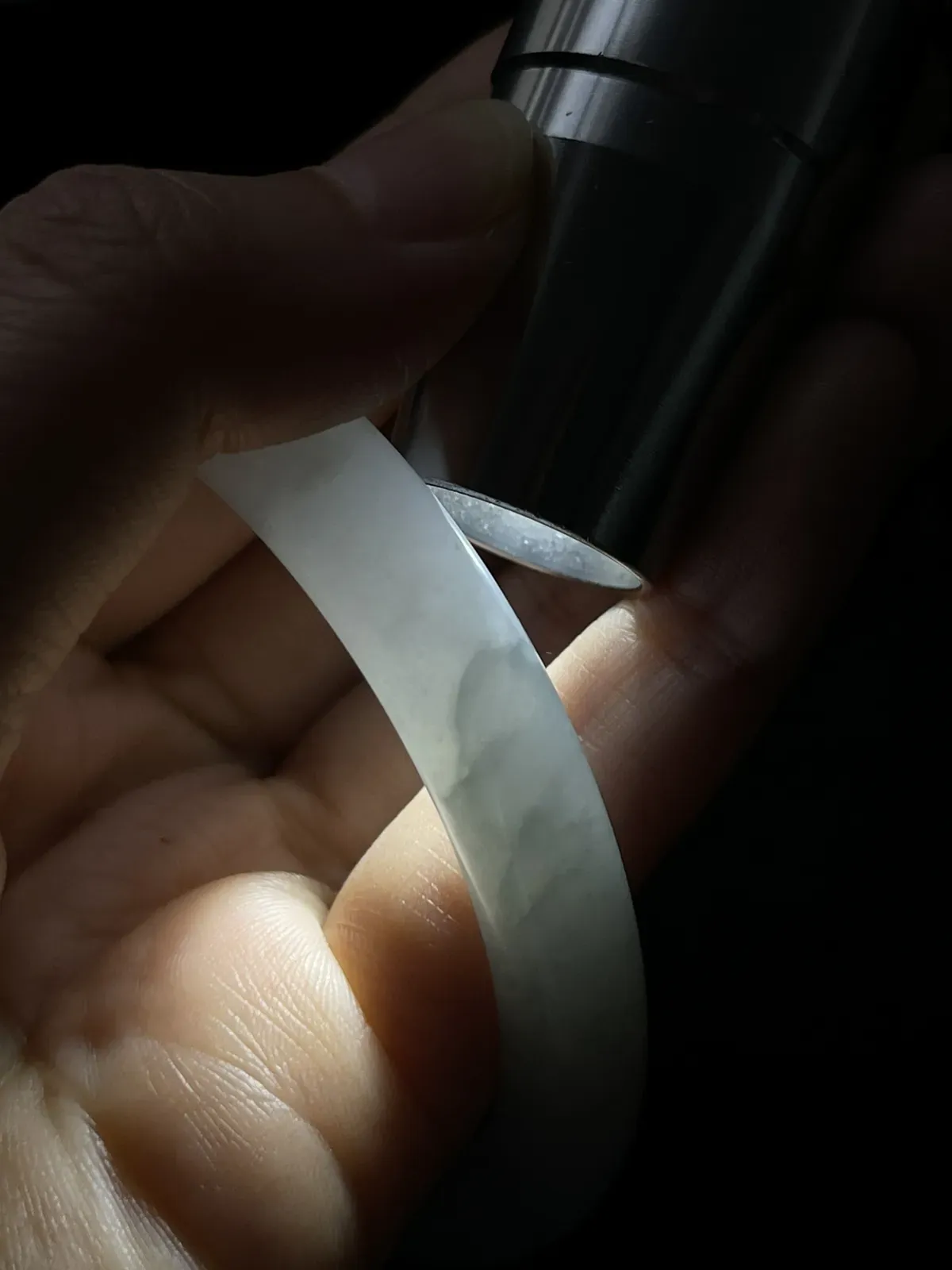 圆镯54.8圈口，翡翠糯化种白色手镯