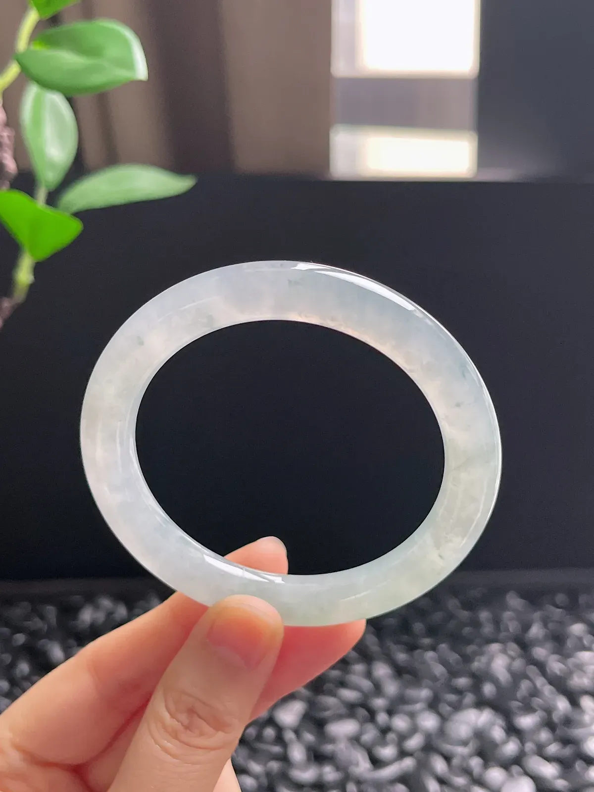 圆镯53.8圈口，翡翠冰糯种白色手镯