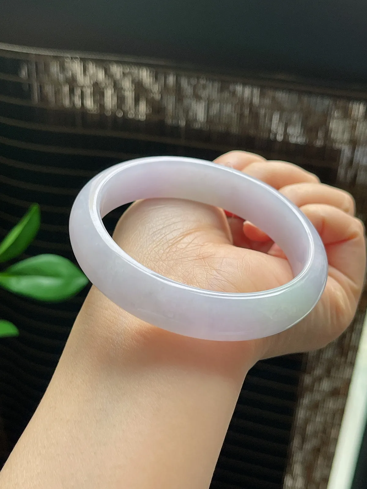 正圈59.4圈口，翡翠糯化种淡紫色手镯