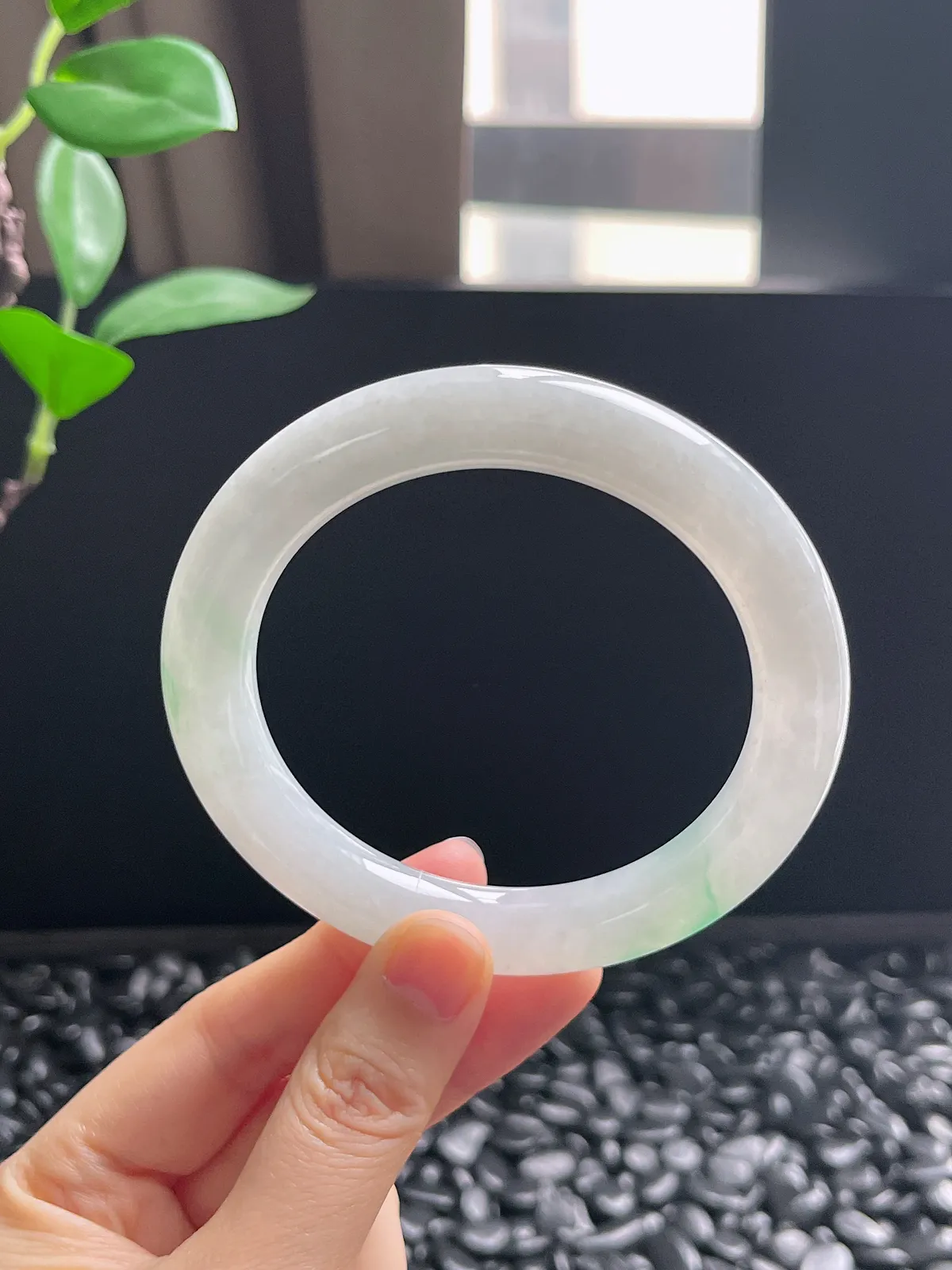 圆镯60圈口，翡翠冰糯种飘花手镯