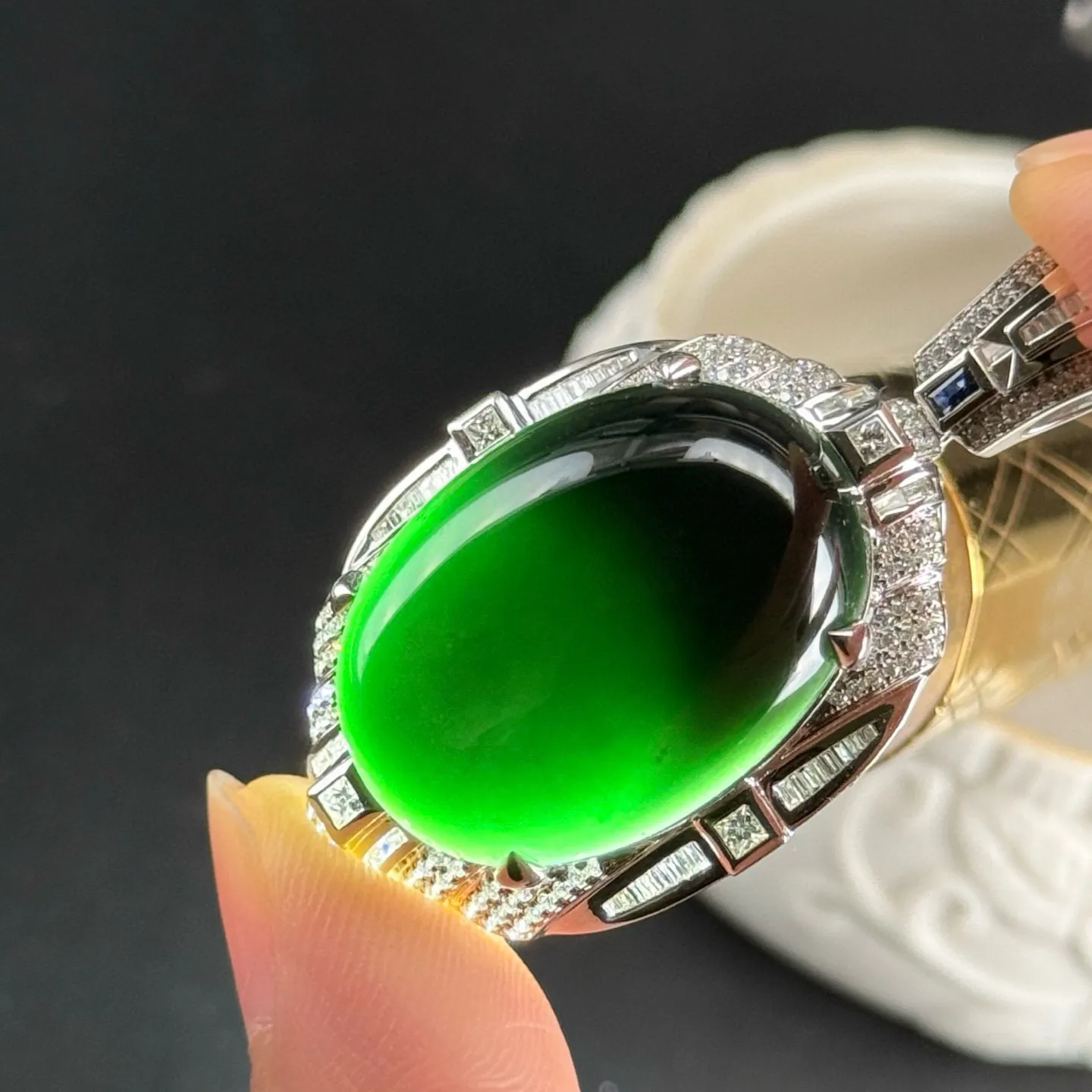 精品豪镶墨翠蛋面吊坠 种好色正 黑度极好 打灯通透 油性十足 尺寸45