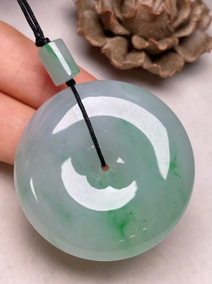 冰糯种飘绿【平安扣】吊坠，种水好，玉质细腻 ，卖相好‘.
