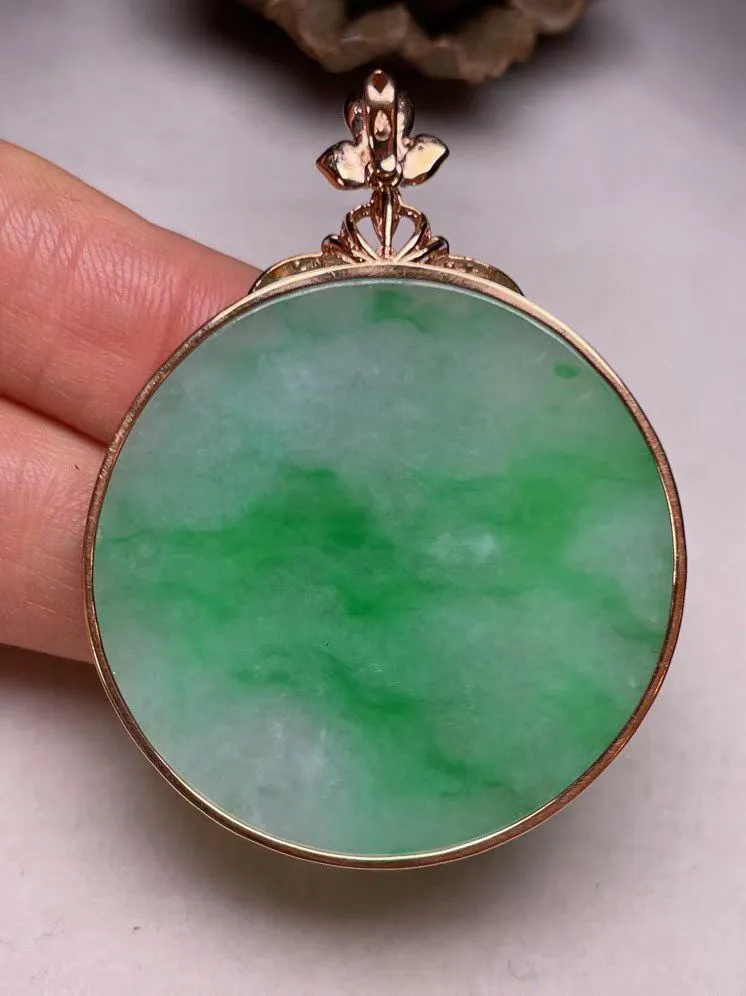 冰糯种辣色平安扣吊坠、真金真钻镶嵌，种水好，玉质细腻 .裸石尺寸 38.2*