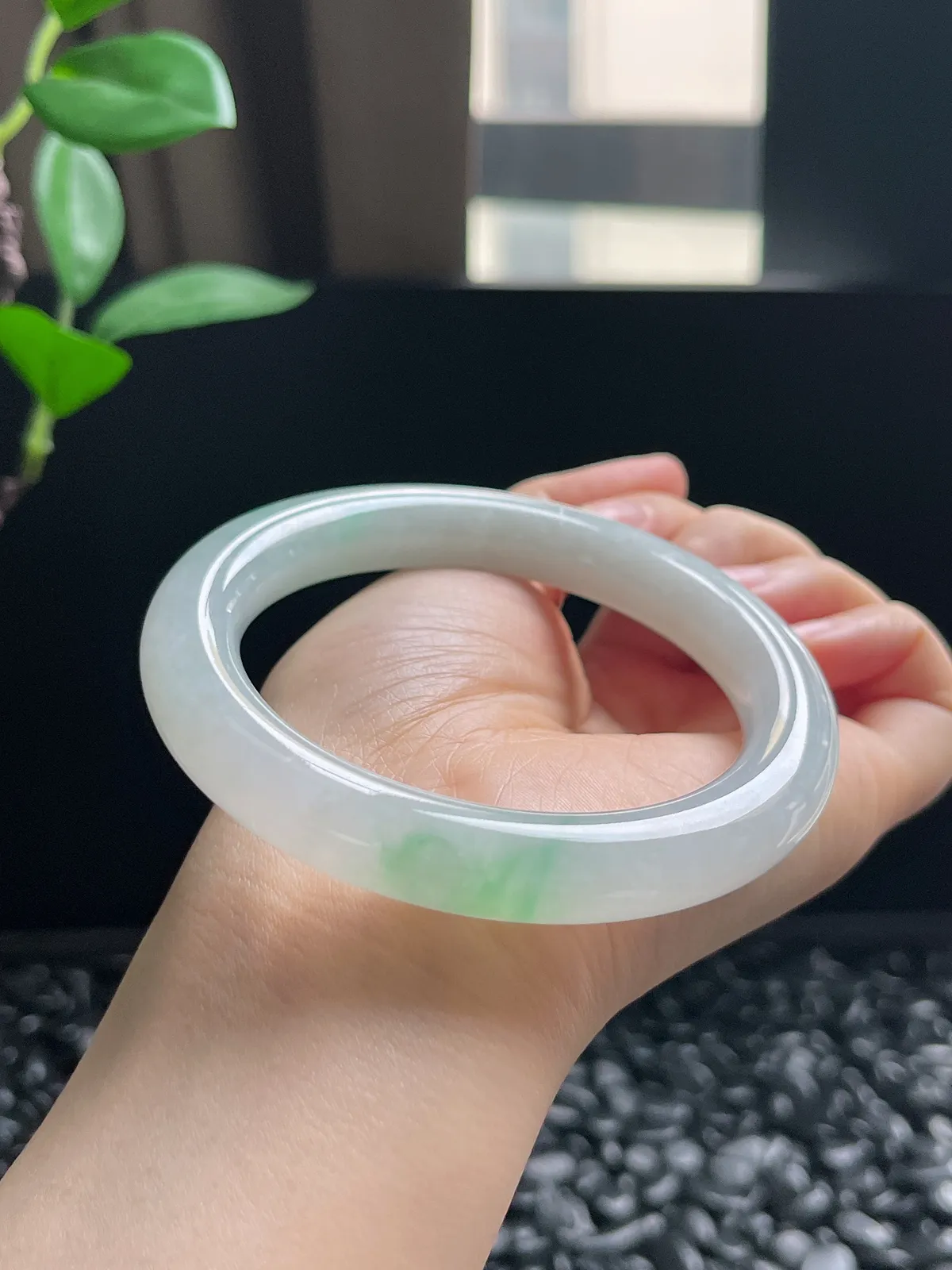 圆镯60圈口，翡翠冰糯种飘花手镯