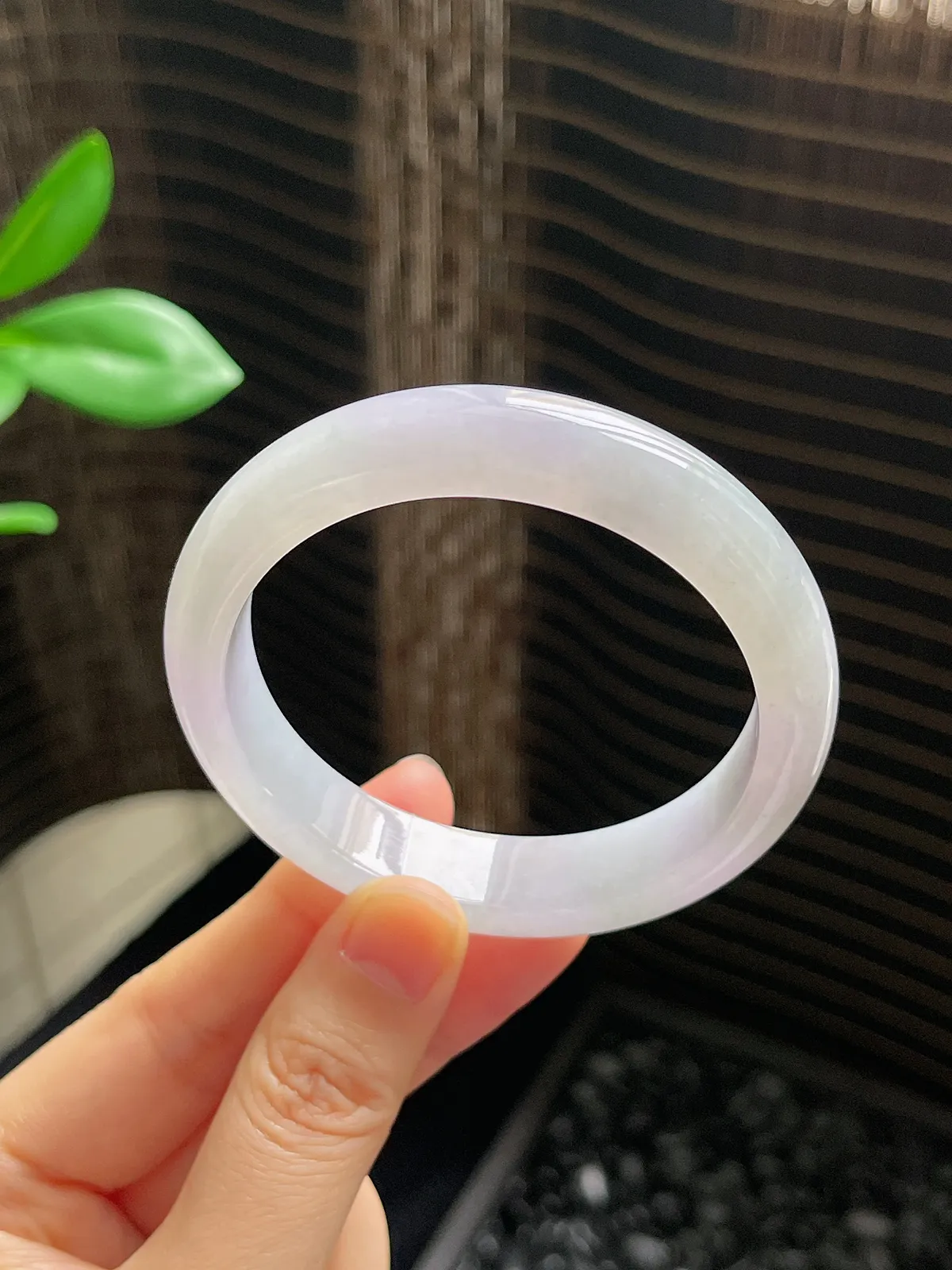 正圈53.8圈口，翡翠冰糯种淡紫色手镯