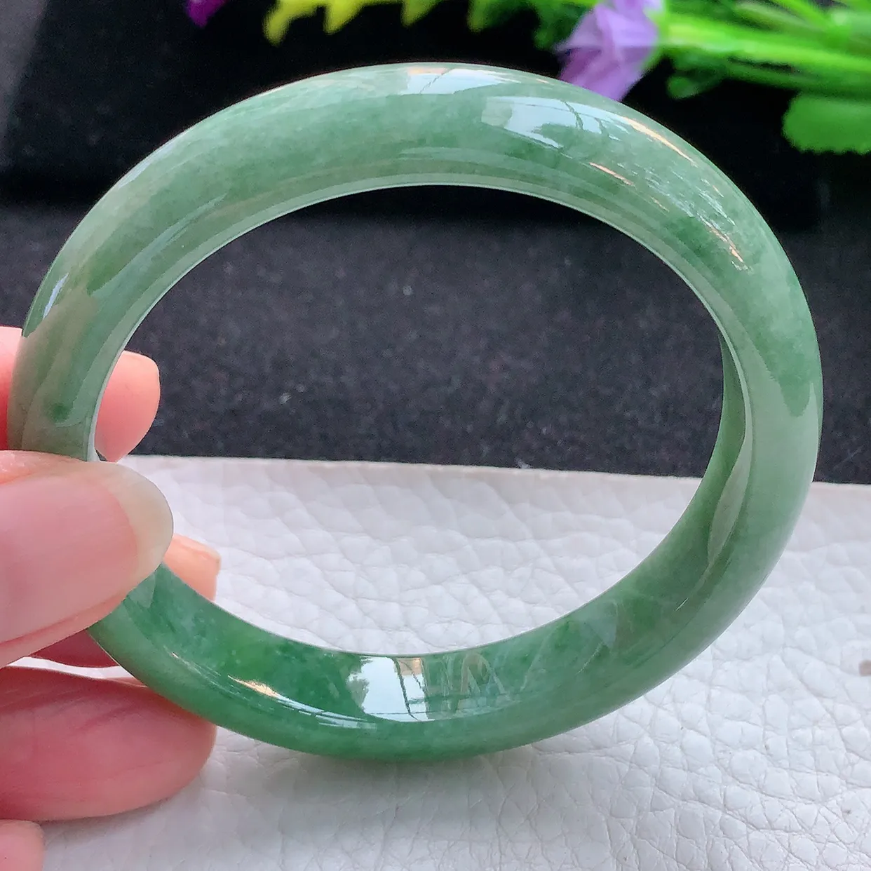 xx实拍56*11.8*7.6平安镯 天然翡翠A货手镯水润辣绿宽边正圈玉镯子